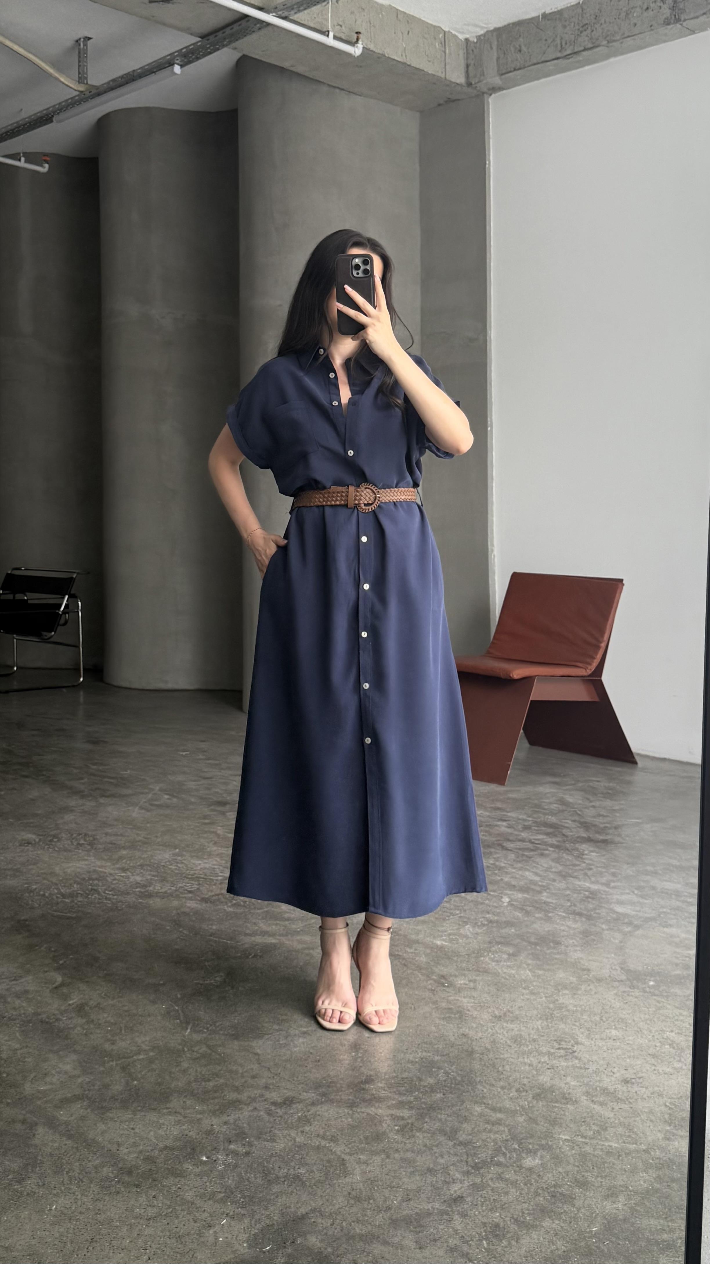 Düğmeli Gömlek Yaka Kemerli Laci Elbise