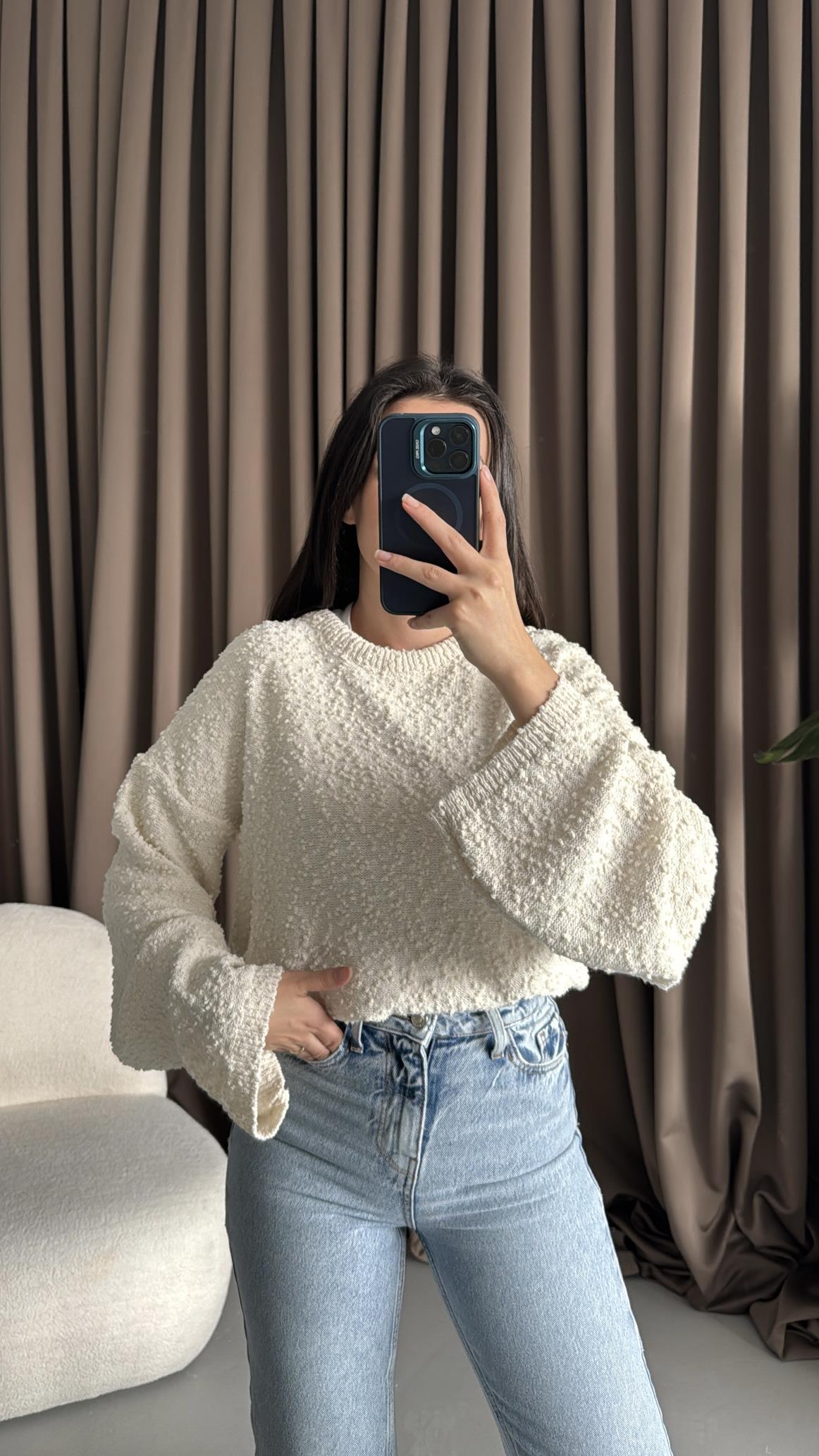 Ekru Dokulu Oversize Triko Kazak