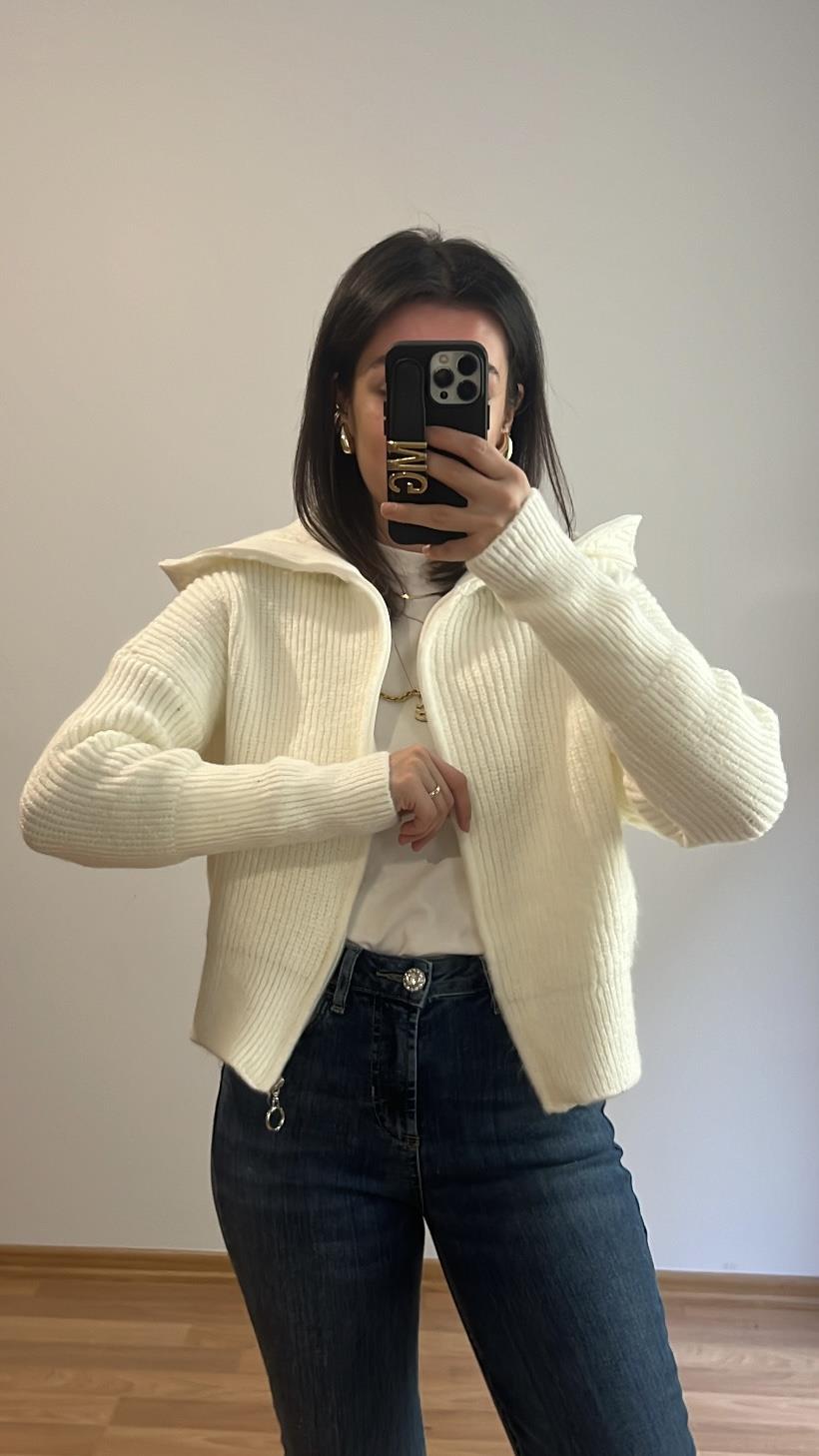 EKRU YAKA DETAY HIRKA