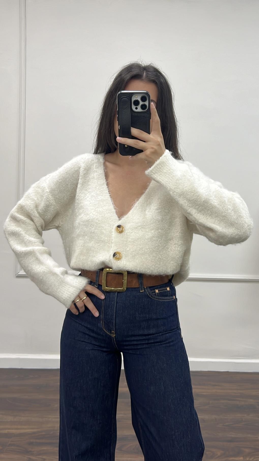 Ekru Yumoş Tüylü Hırka