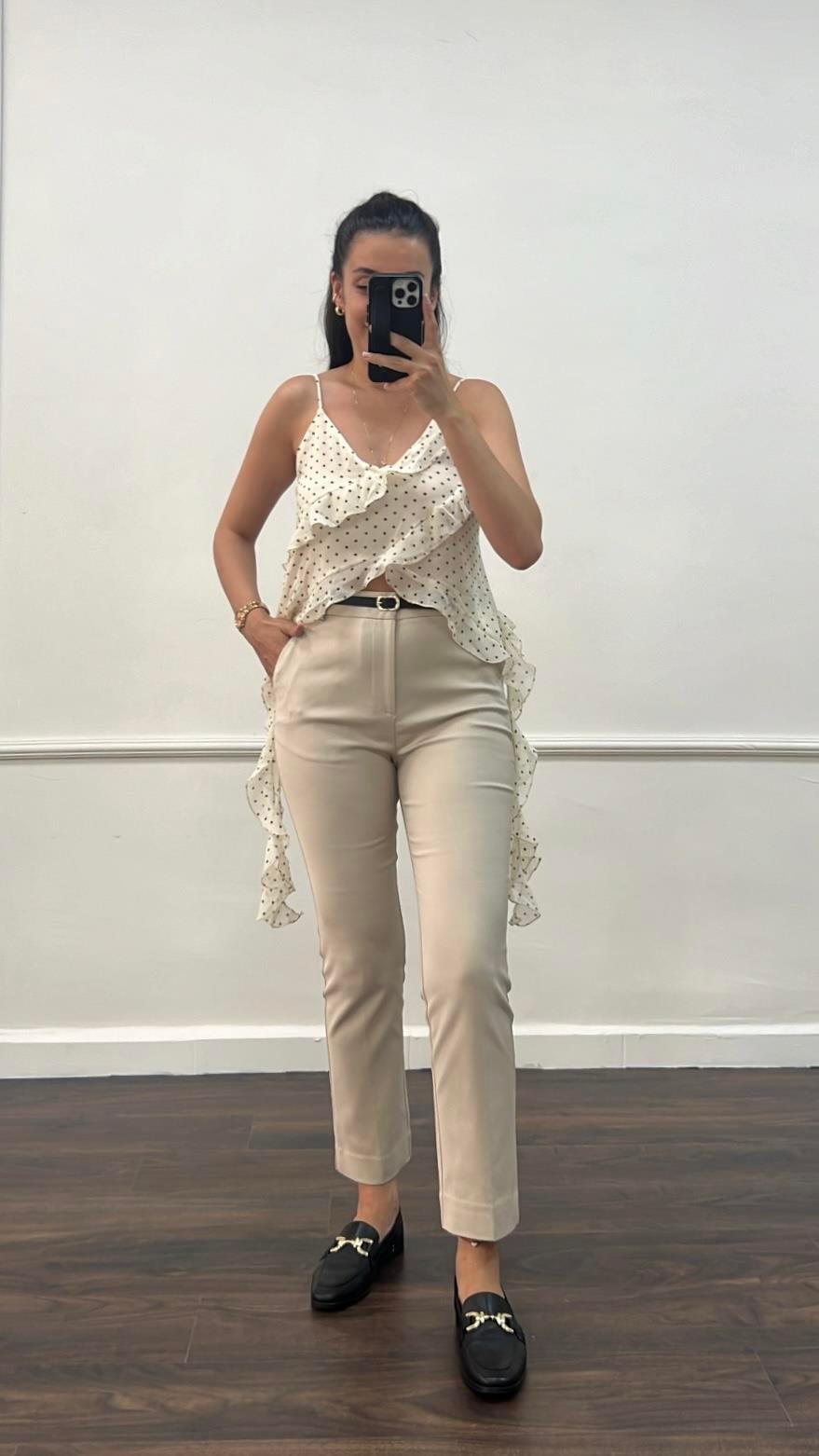 Go Bej Kemer Aksesuarlı Mom Pantolon