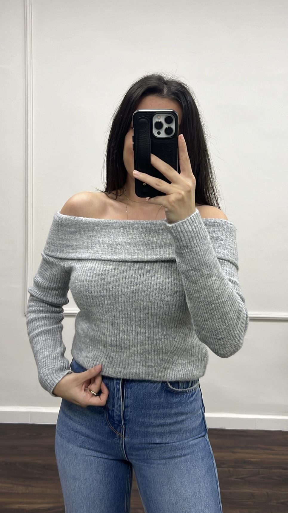 Go Gri Kayık Yaka Triko Kazak