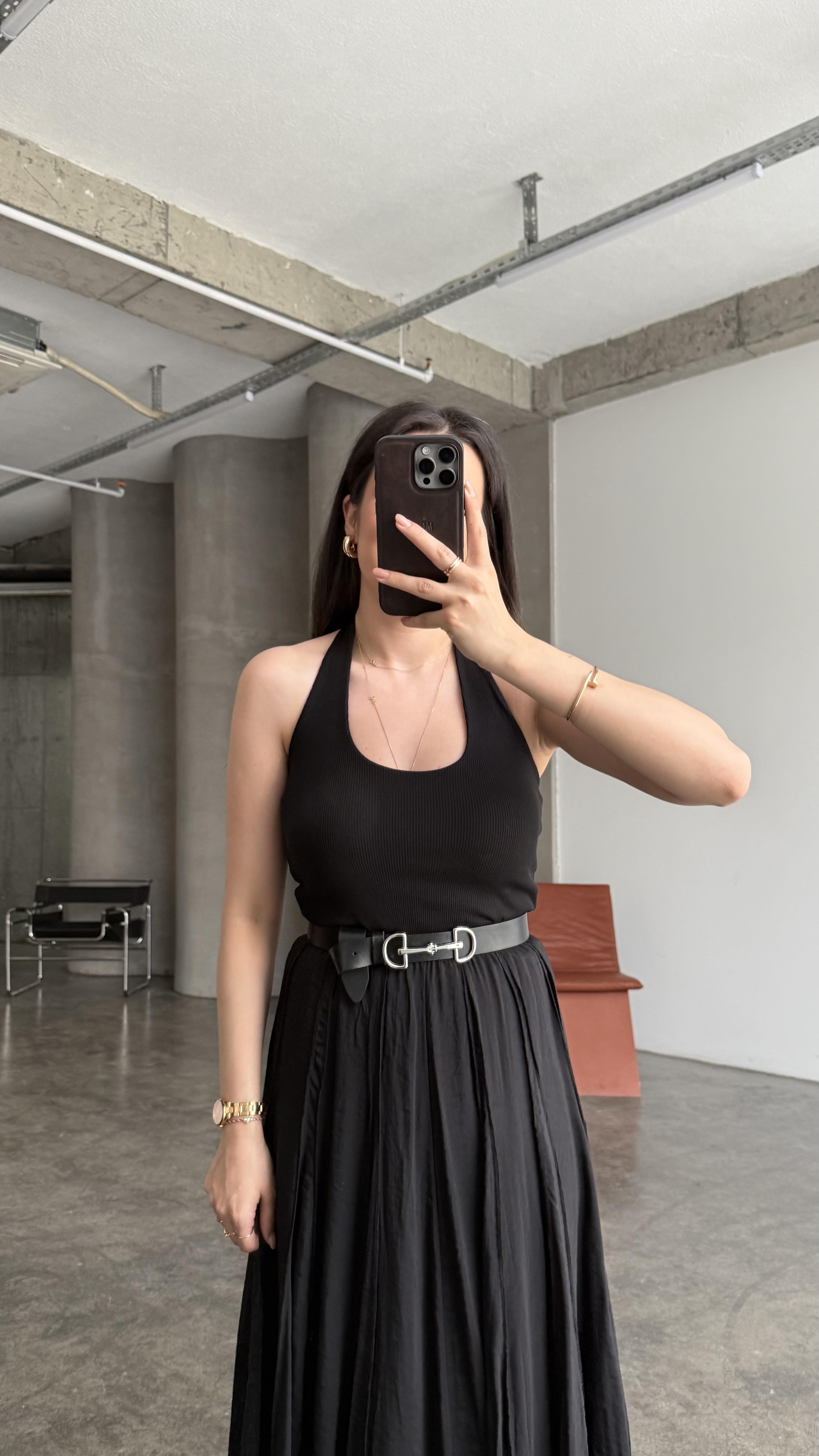 Halter Yaka Siyah Top