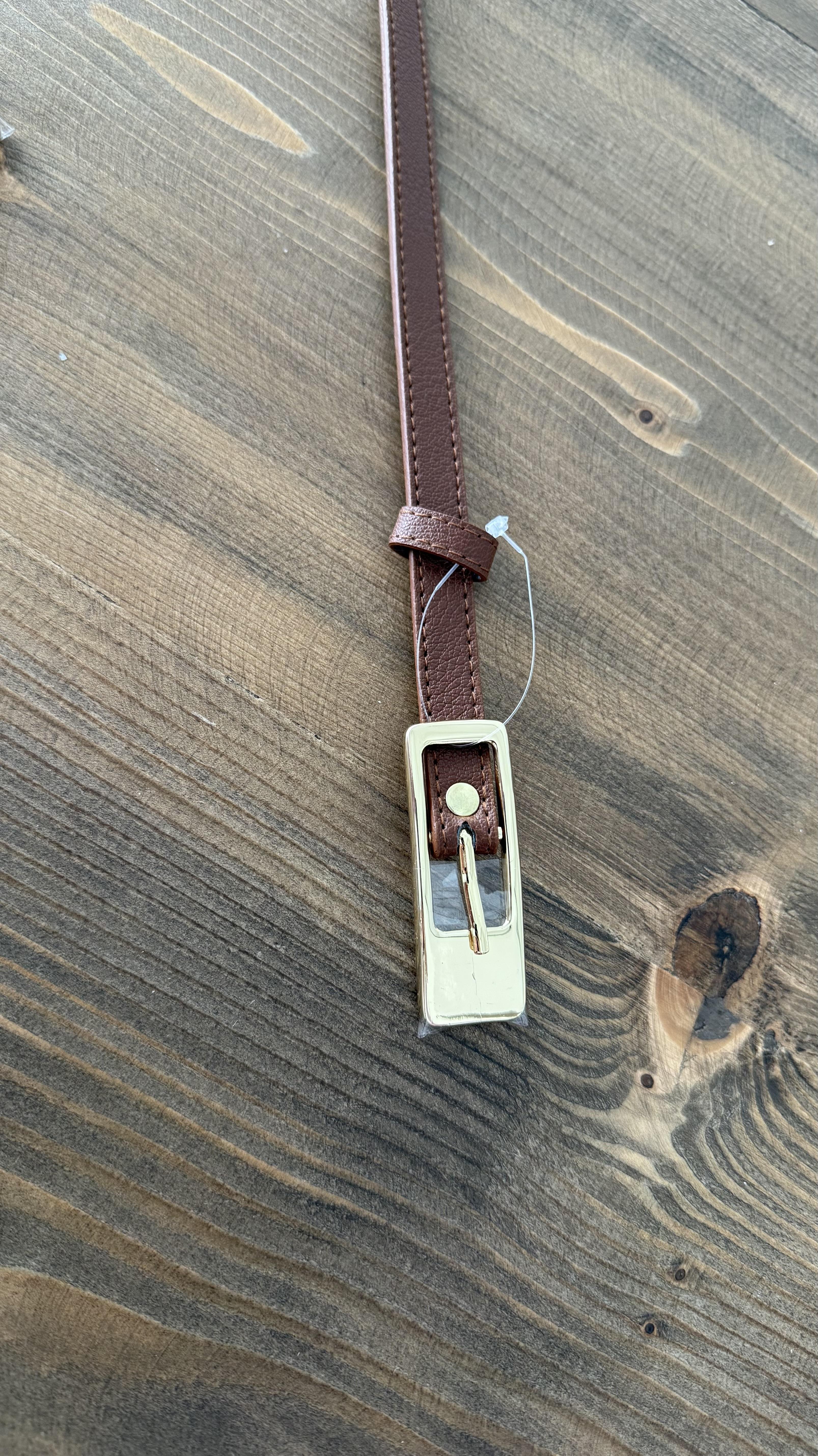 İnce Tokalı Kahve Deri Kemer