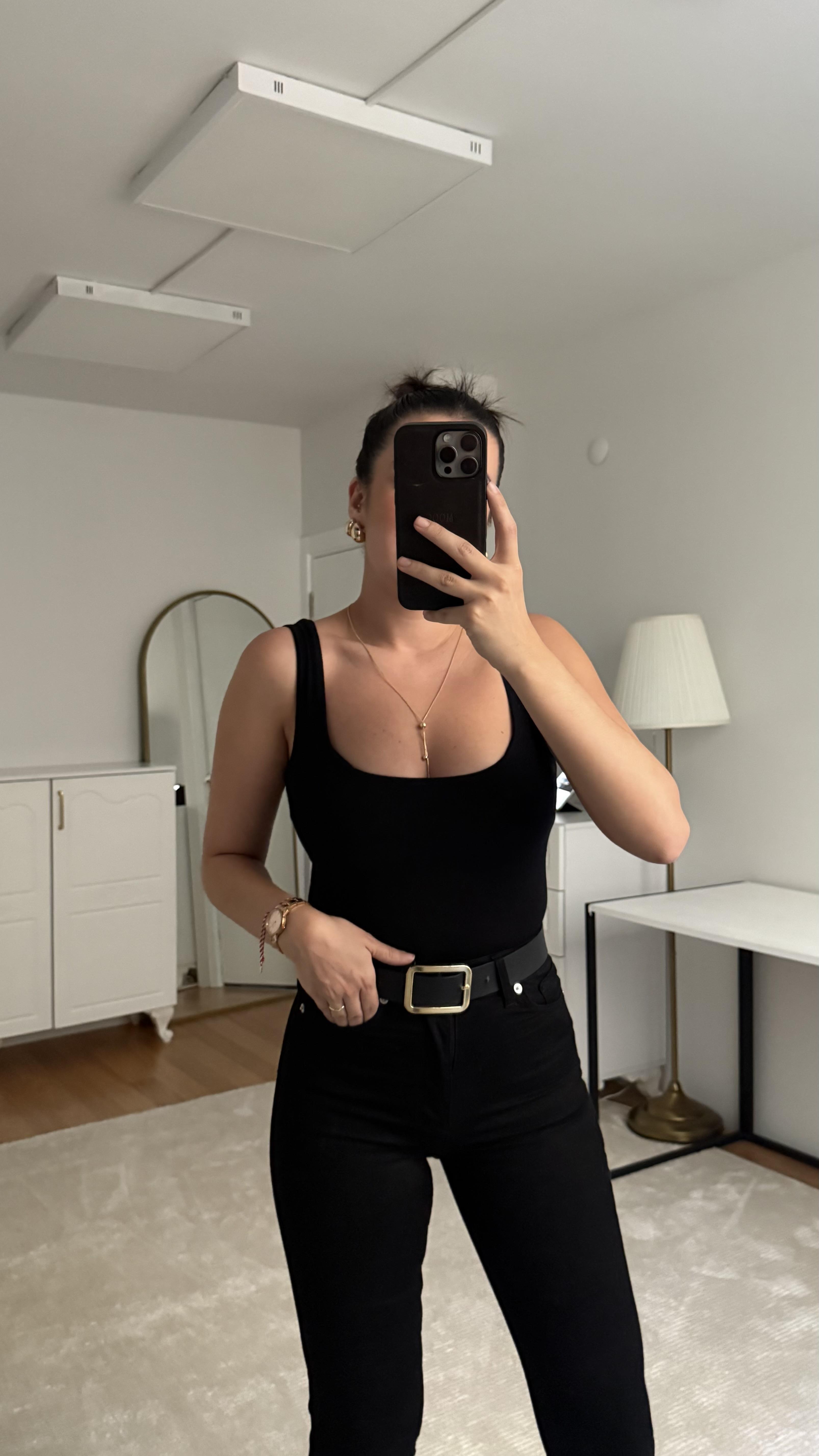 Kare yaka Siyah BodySuit