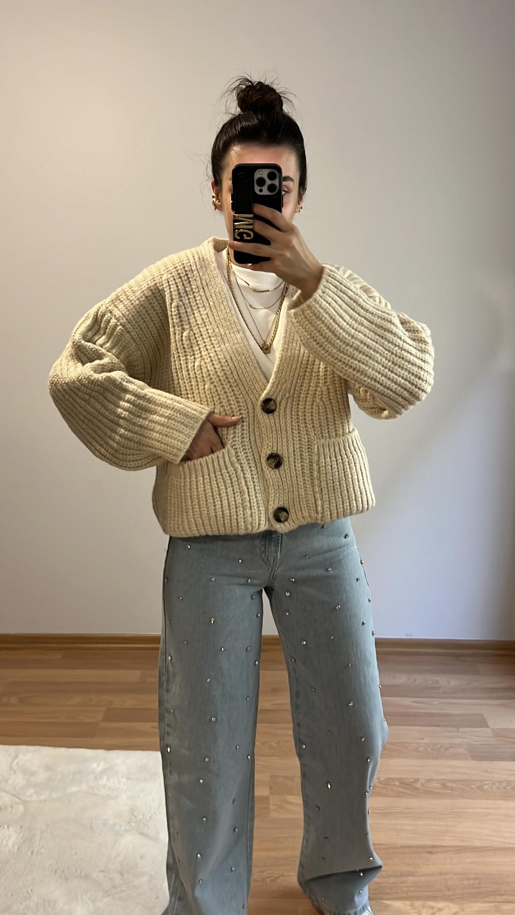 KEMİK V YAKA DÜĞMELİ CEPLİ HIRKA