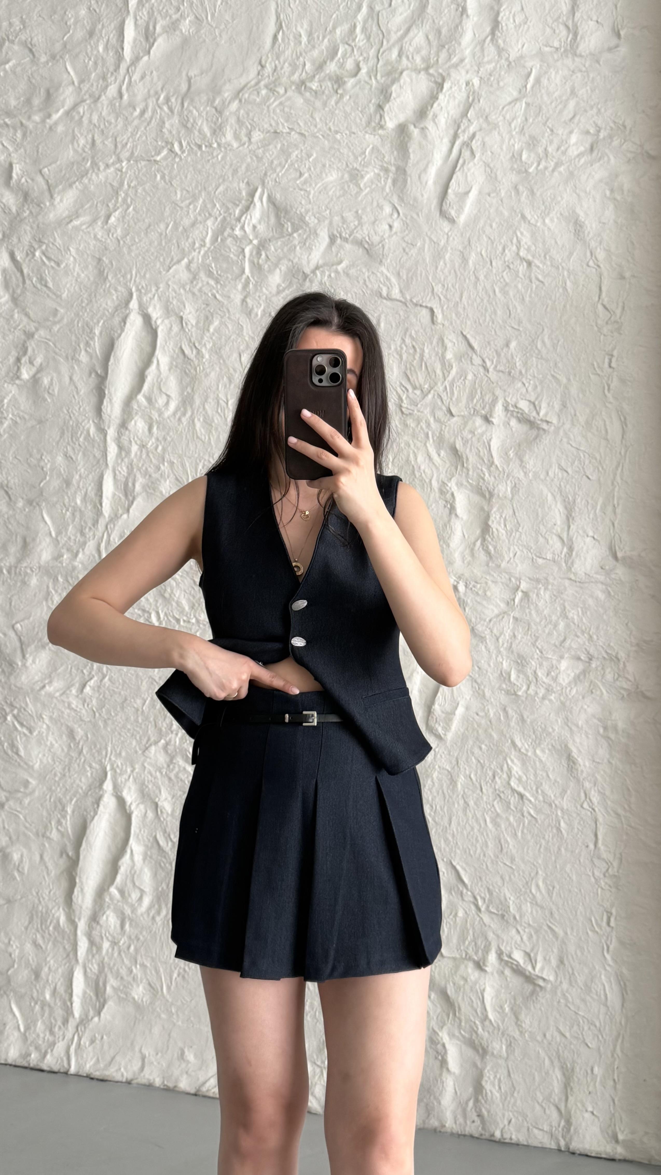 Koyu Mavi Dokulu Kemerli Şort Etek