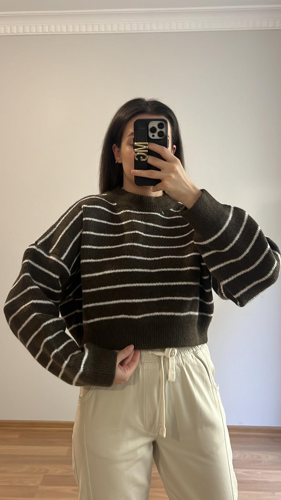 KOYU YEŞİL ÇİZGİLİ ÖRME KAZAK