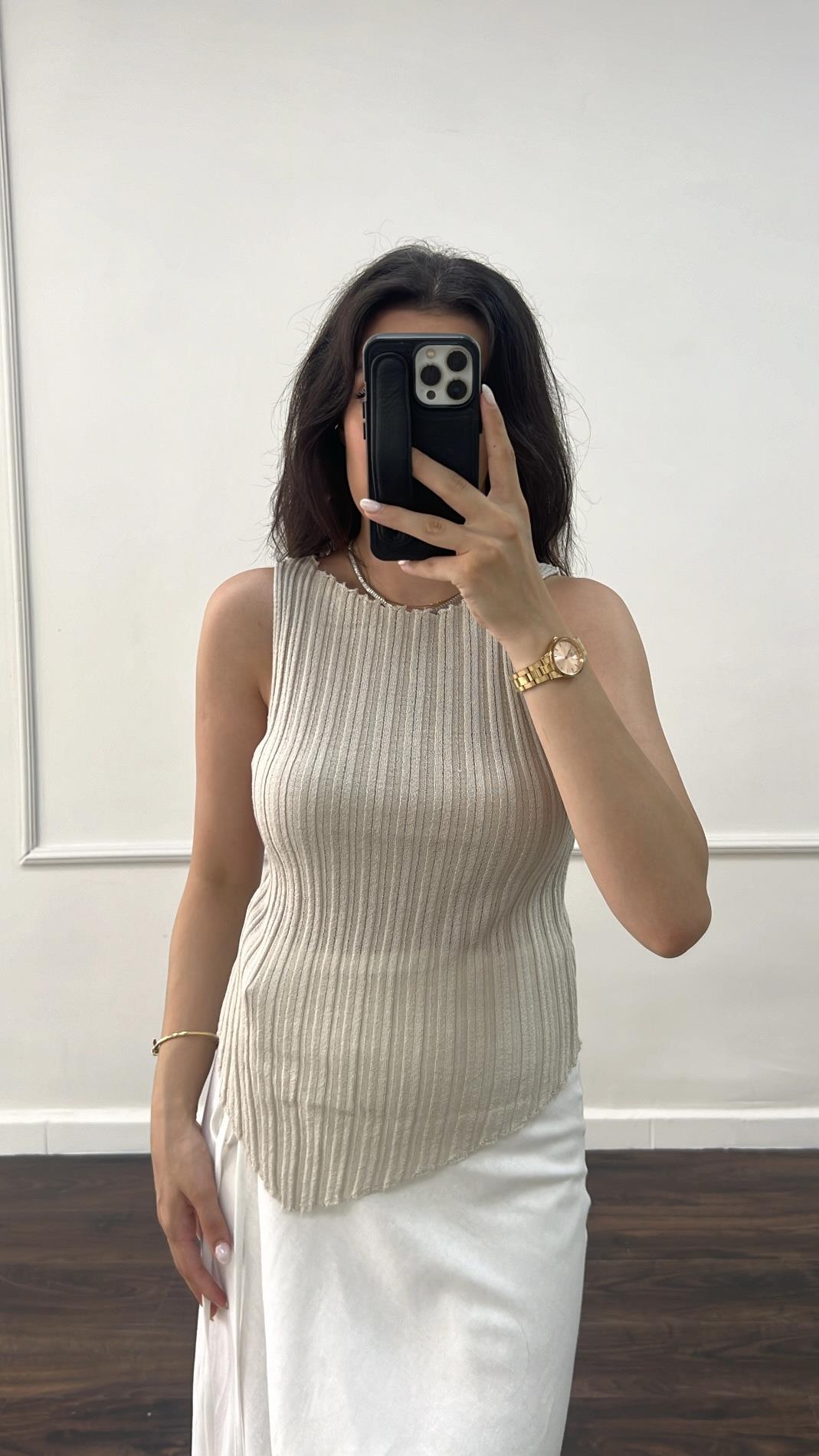 Kum Yandan Verevli Triko Atlet