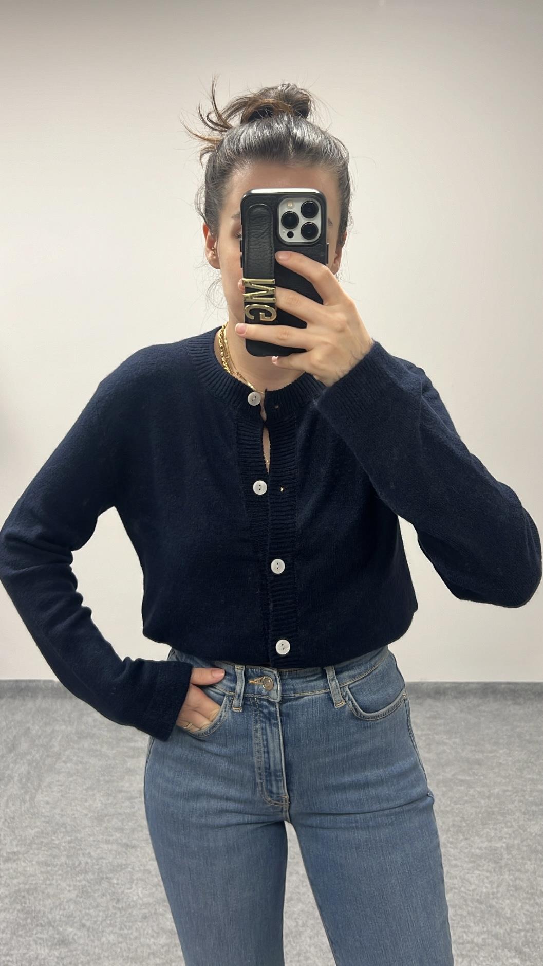 LACİ DÜĞMELİ YUMUŞAK DOKULU TRİKO HIRKA