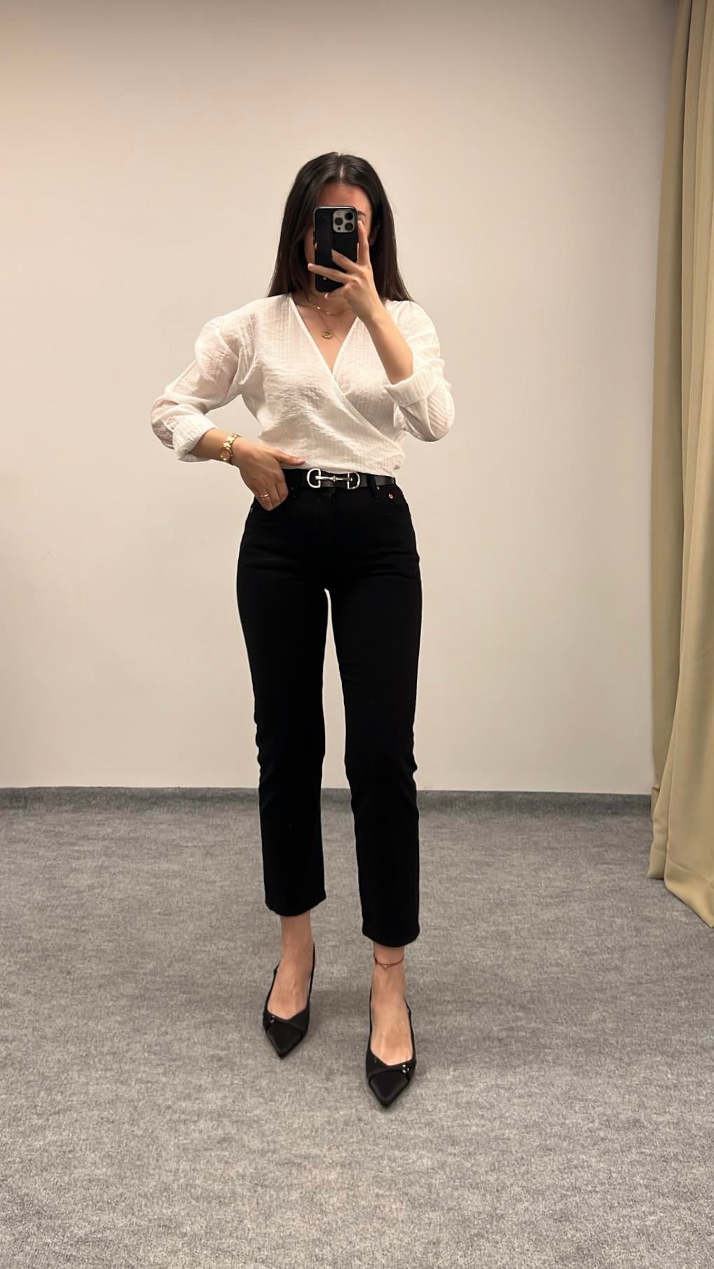 Lavli Siyah Straight Leg Jean