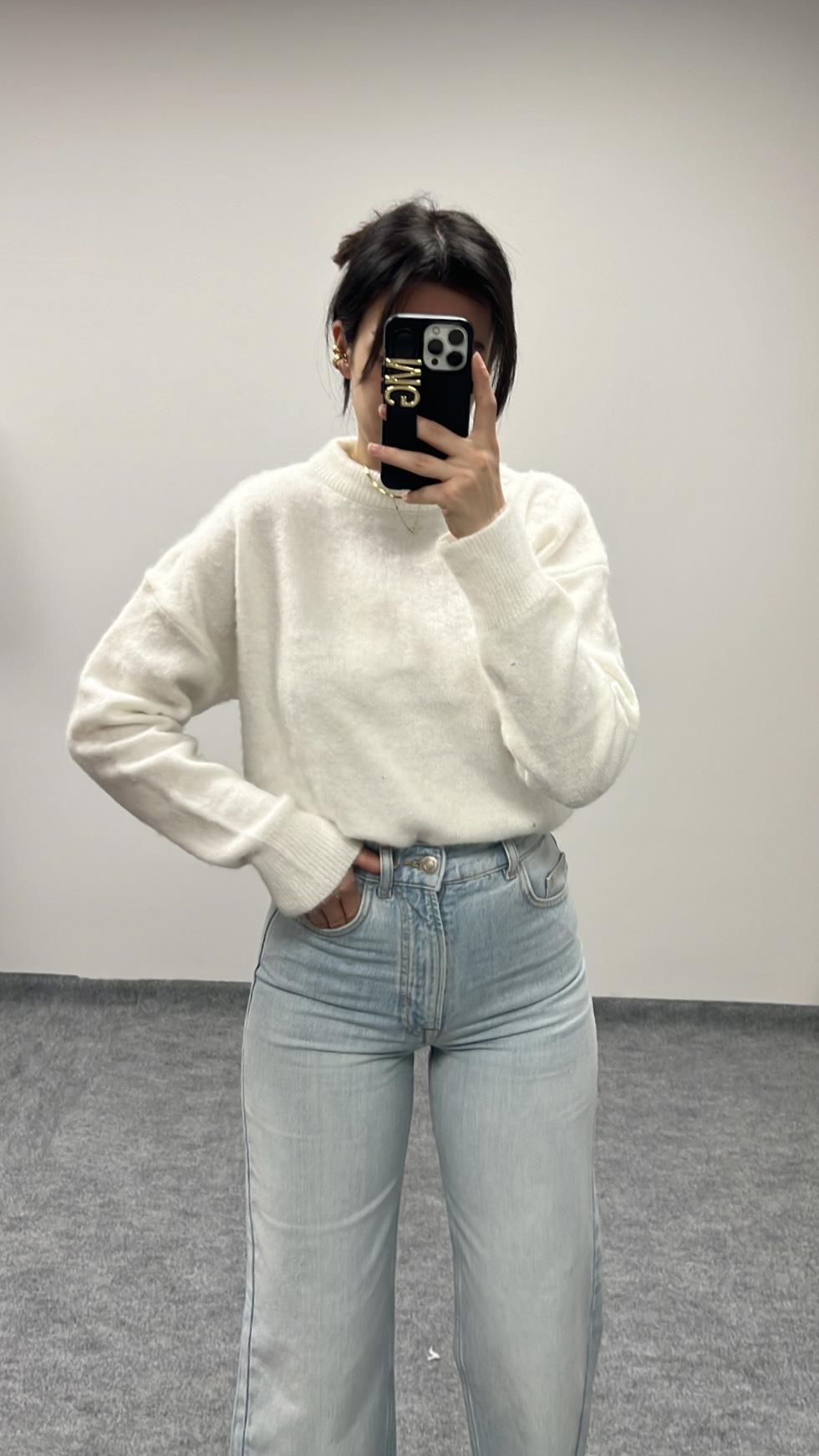 MAD BEYAZ TÜYLÜ KAZAK