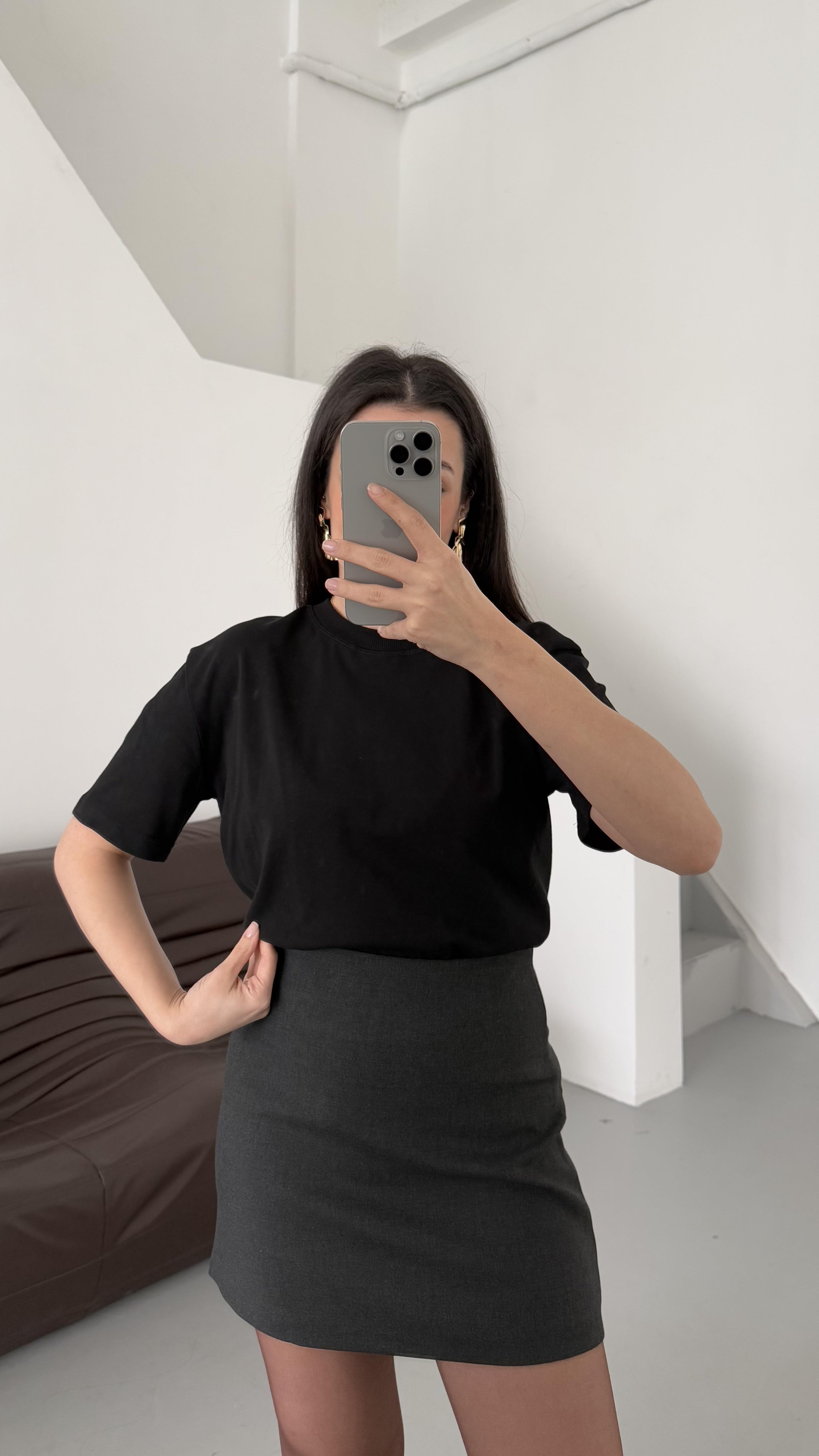 Mad Siyah Dekoratif Dikişli Pamuklu Tişört