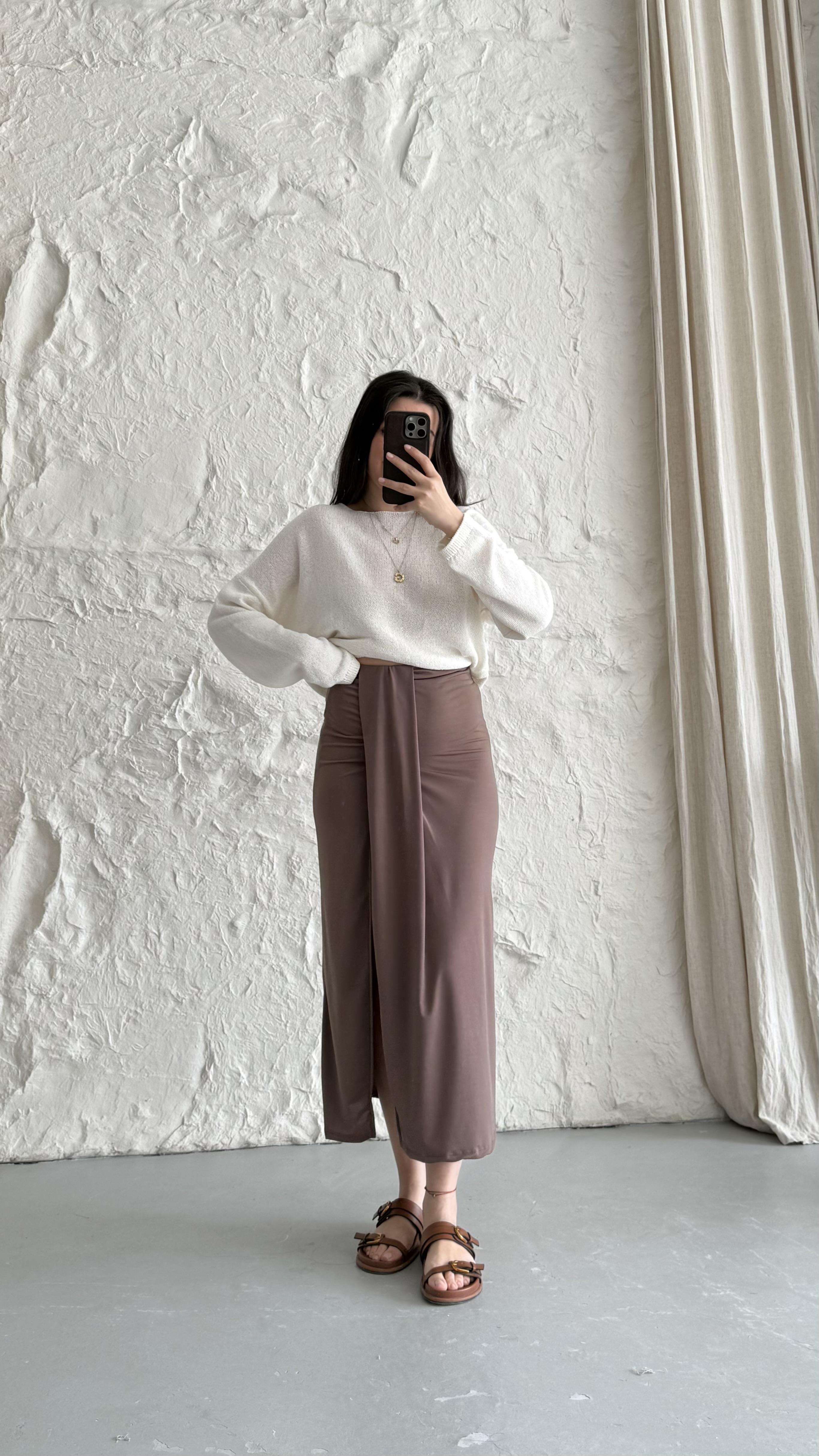 Mad Vizon Yırtmaç Detaylı Modal Midi Etek