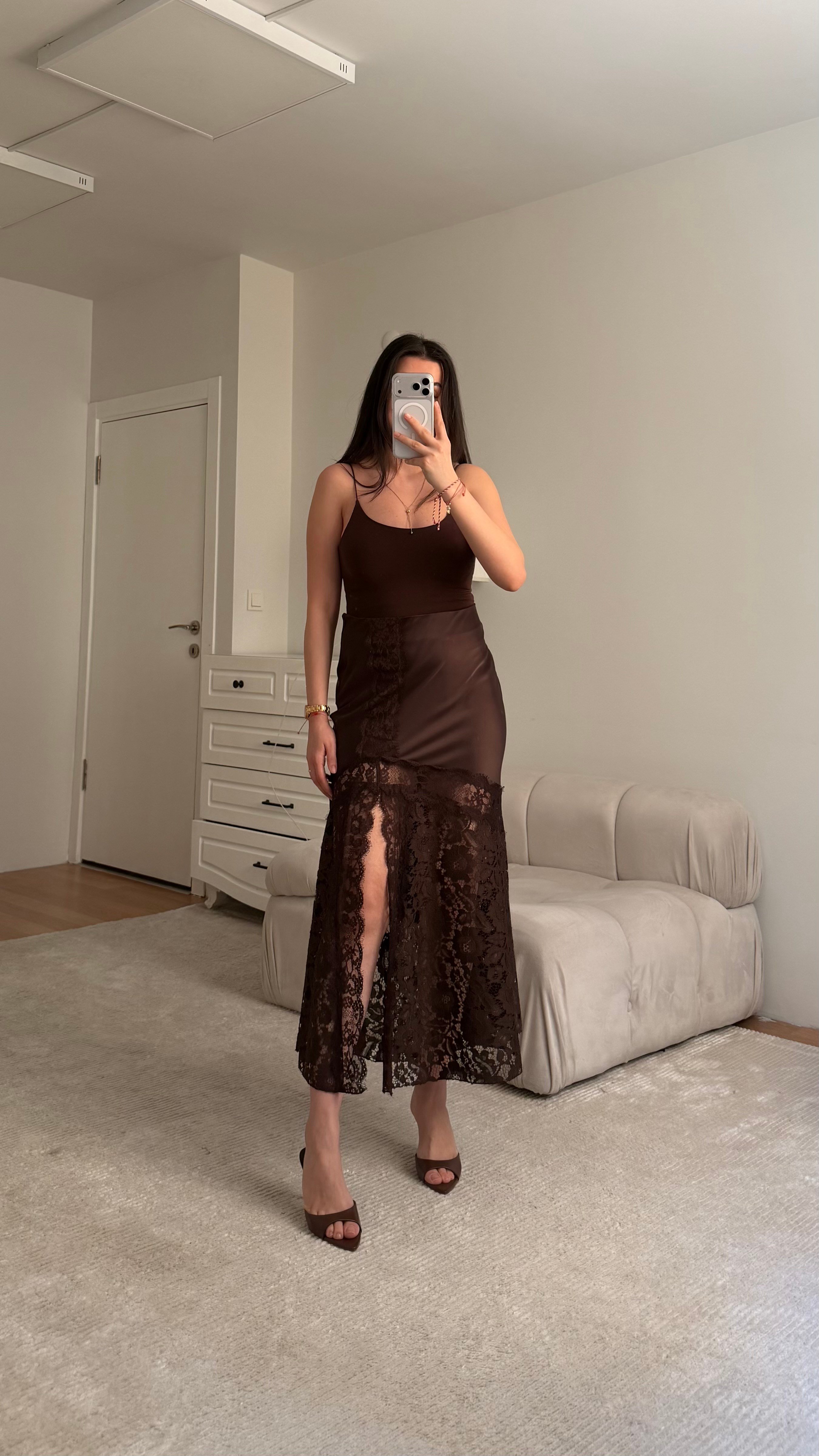 Marka Acı Kahve Dantel Detaylı Yırtmaçlı Saten Etek 