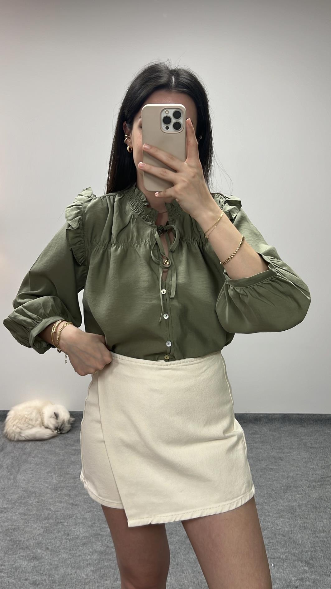 MARKA BAĞLAMA DETAY HAKİ GÖMLEK