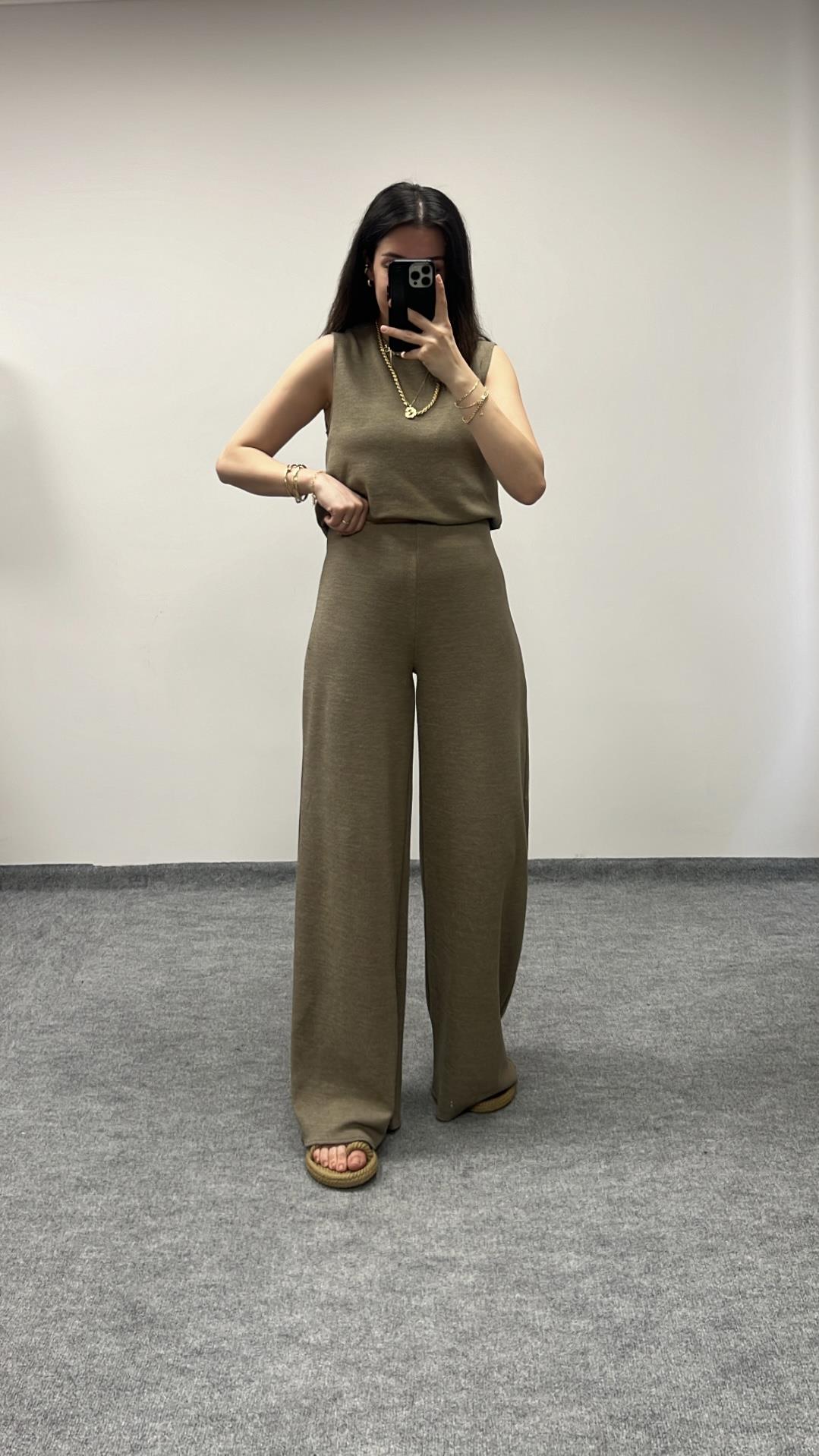 MARKA BEJ SOFT DOKULU GENİŞ PAÇA PANTOLON