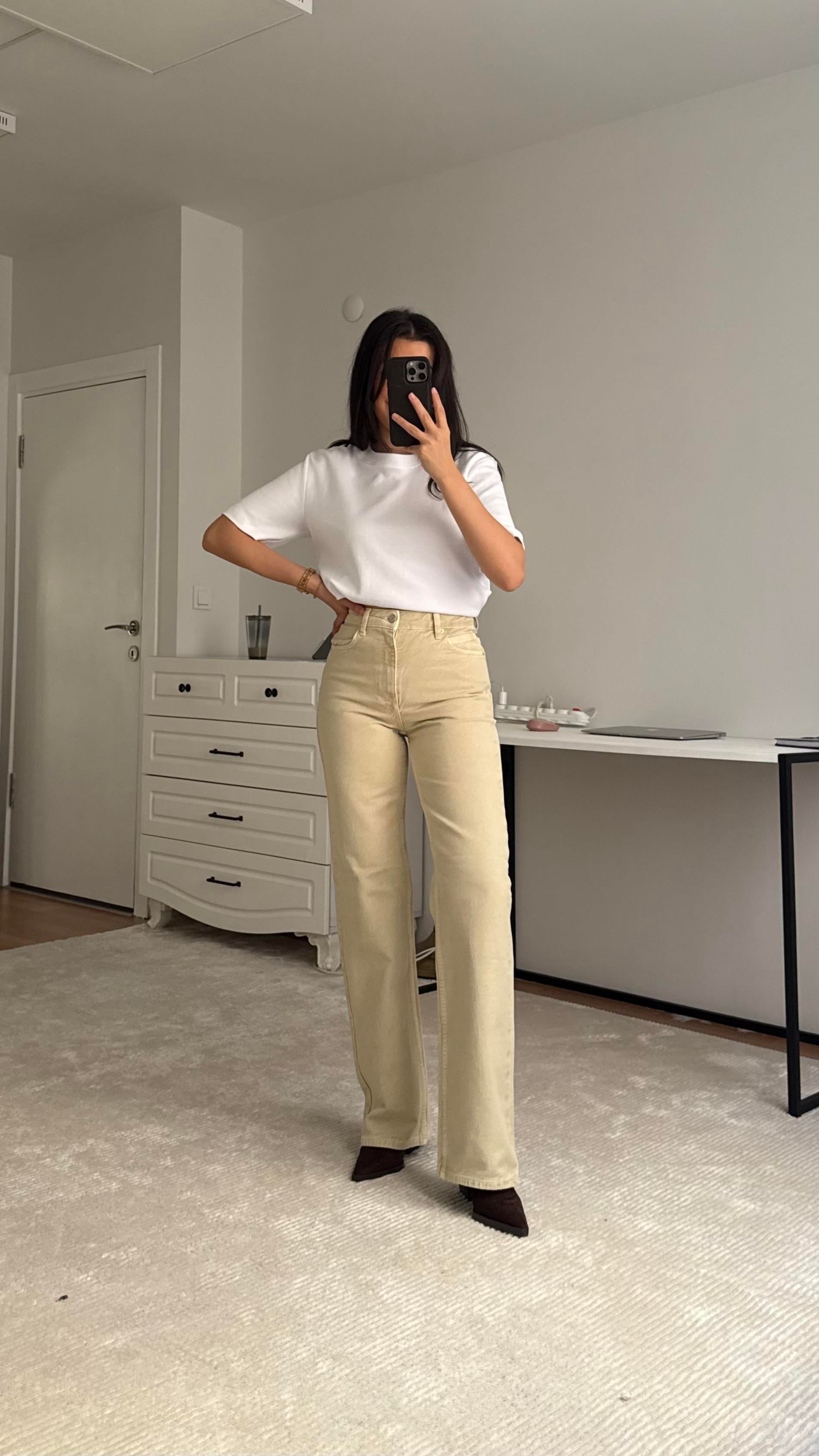 Marka Bej Yüksek Bel Düz Kesim Jean