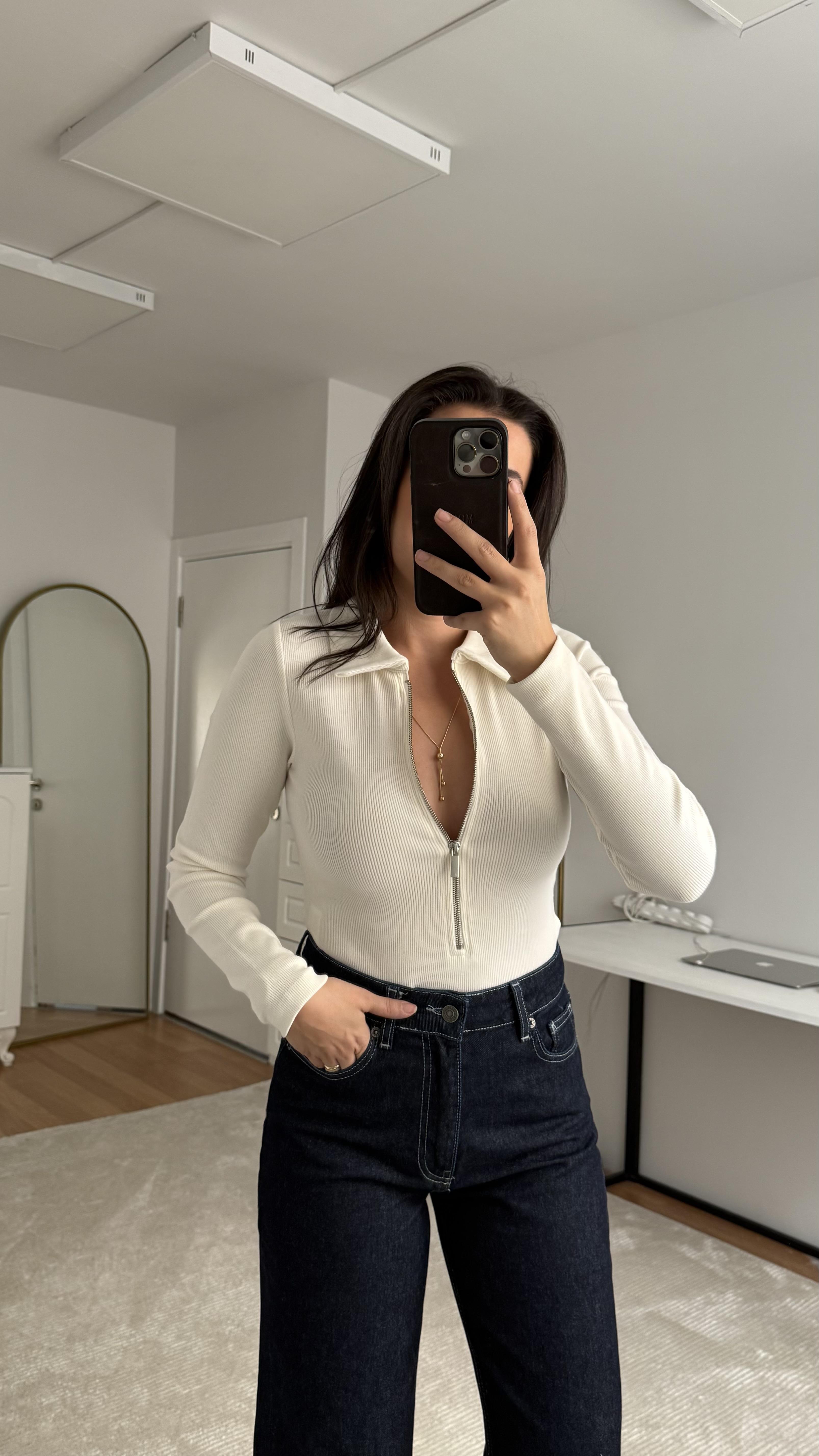 Marka Beyaz Fermuarlı Polo Yaka Bluz