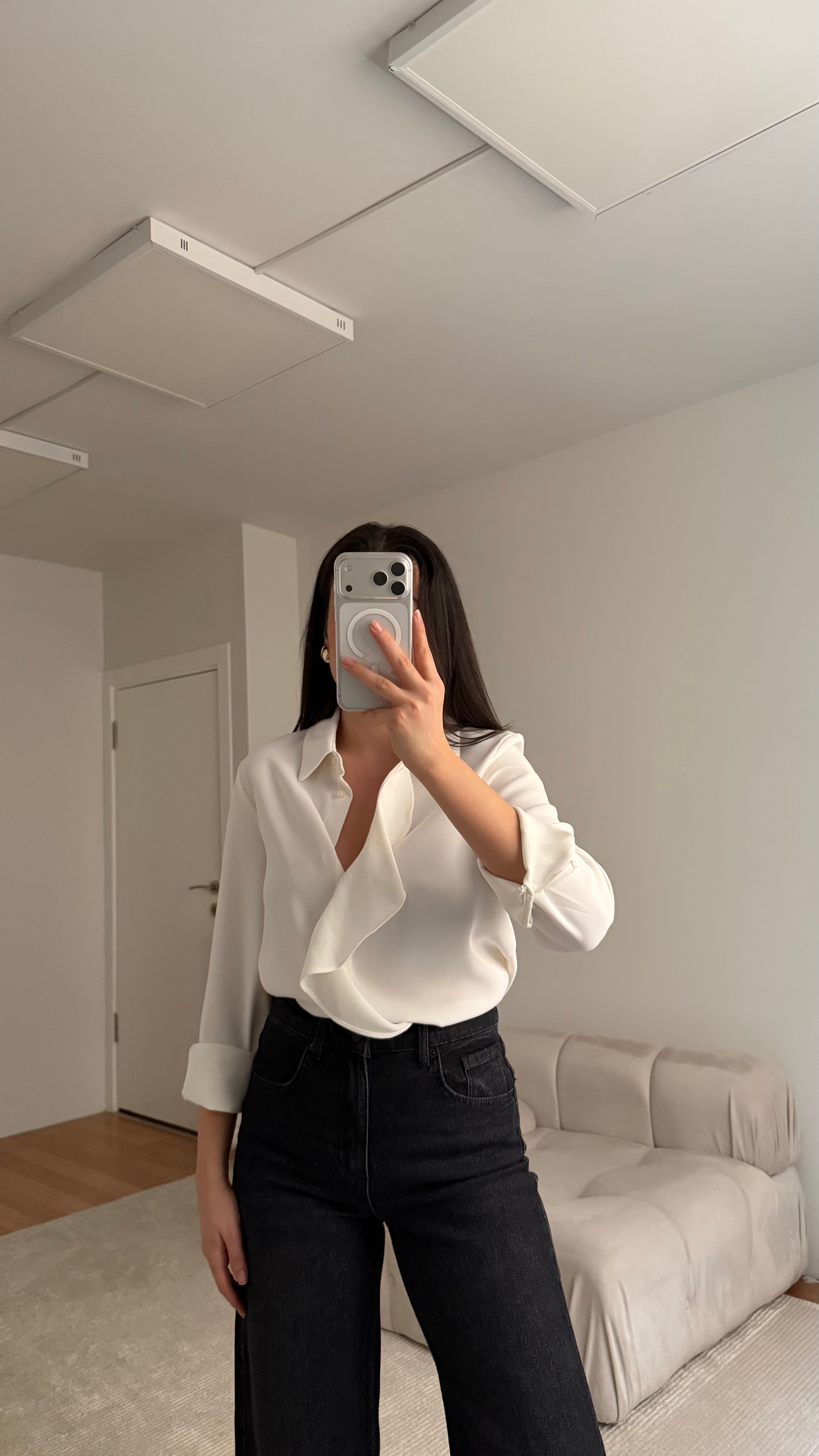 Marka Beyaz Fırfır Detay Şifon Dökümlü  Gömlek