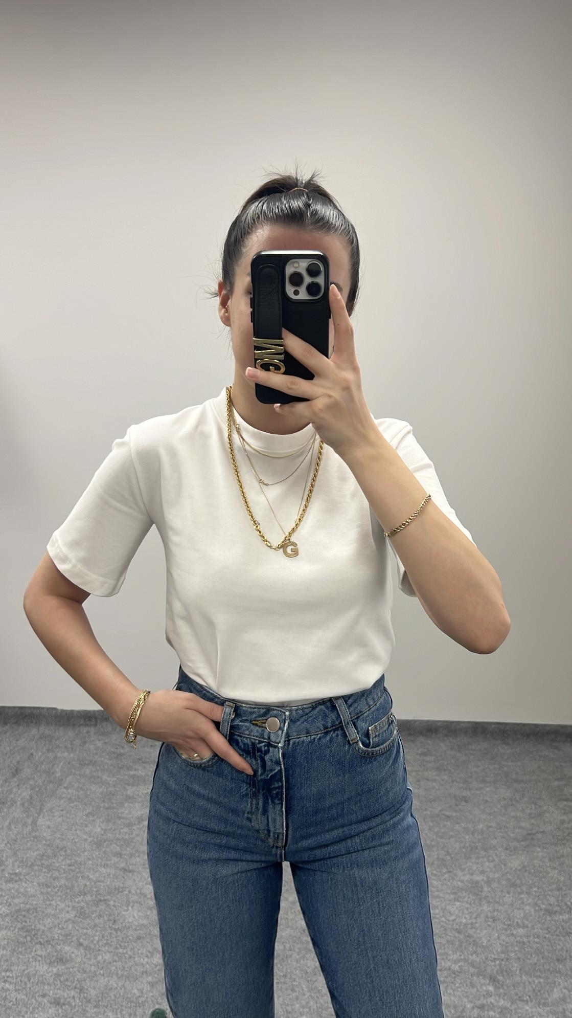 MARKA BEYAZ KISA KOLLU TİŞÖRT