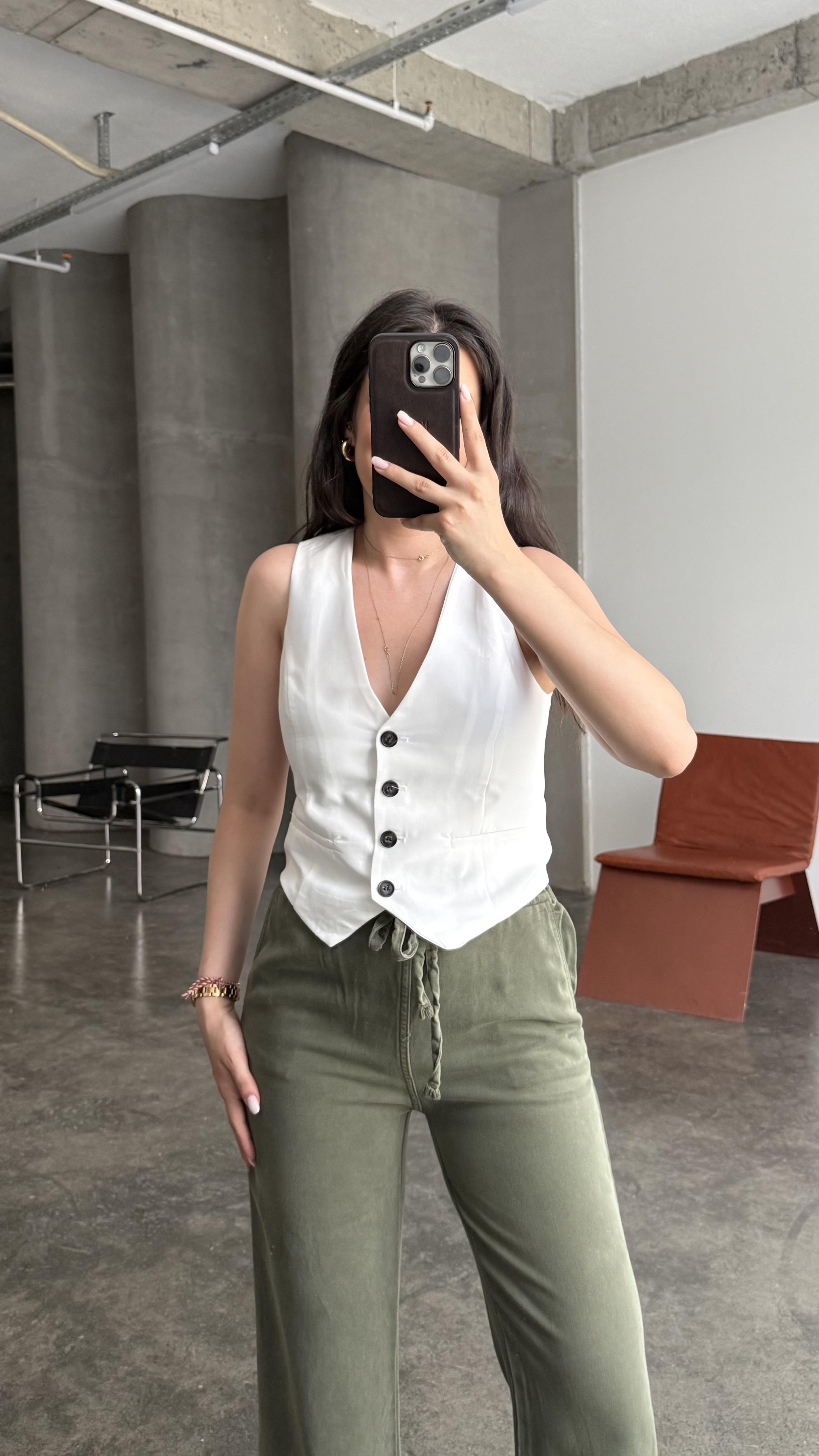 Marka Beyaz Klasik Model Yelek