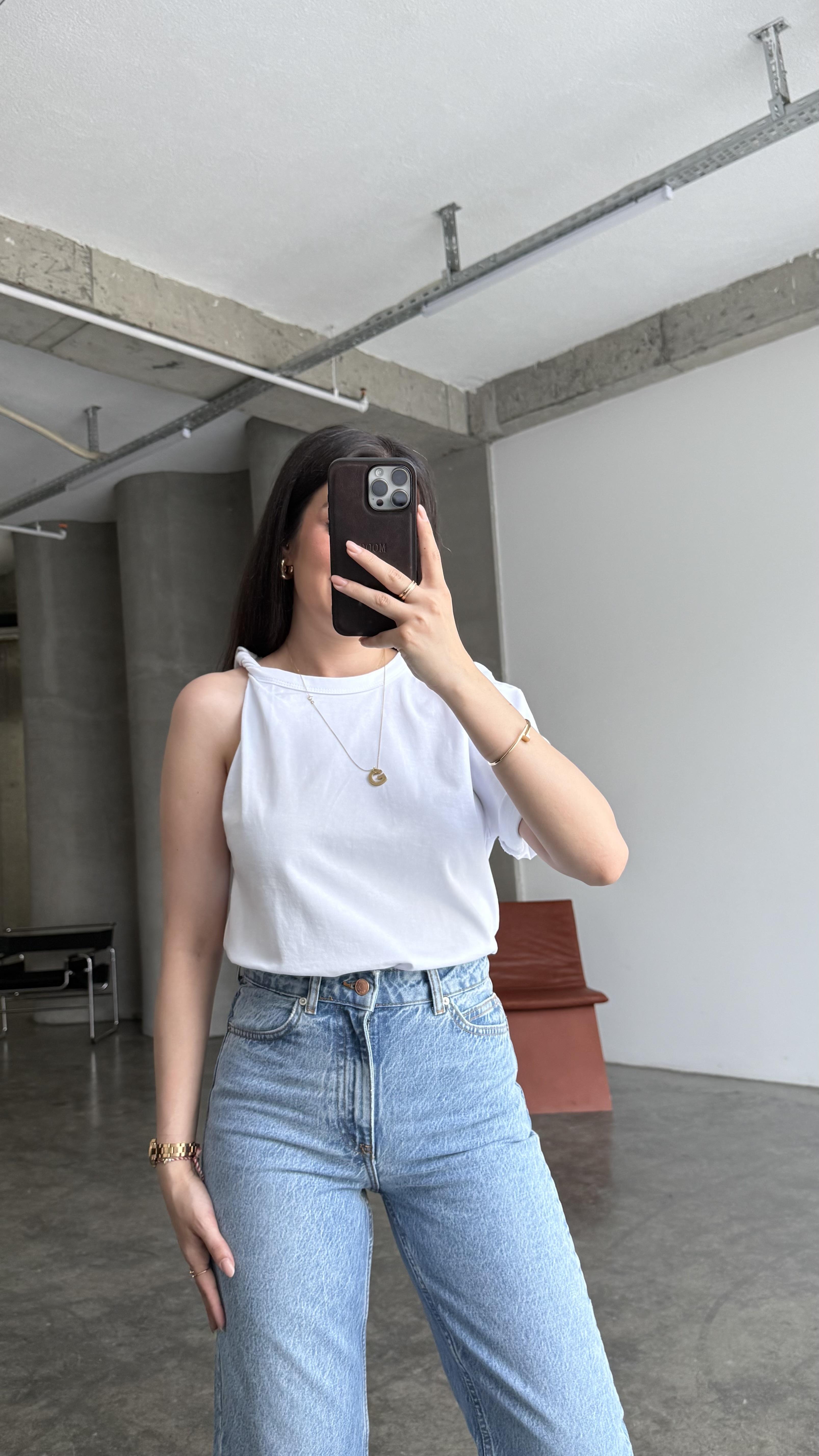 Marka Beyaz Tek Kol Büzgülü Basıc Tişört