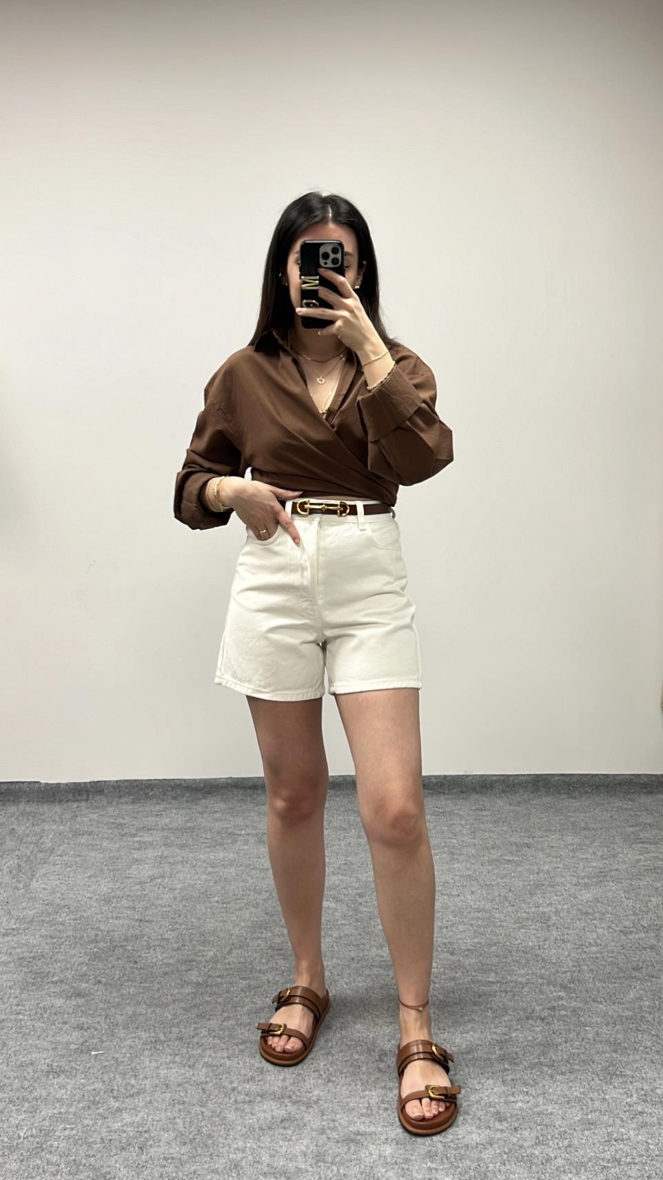 MARKA BEYAZ YÜKSEK BEL MOM FIT ŞORT