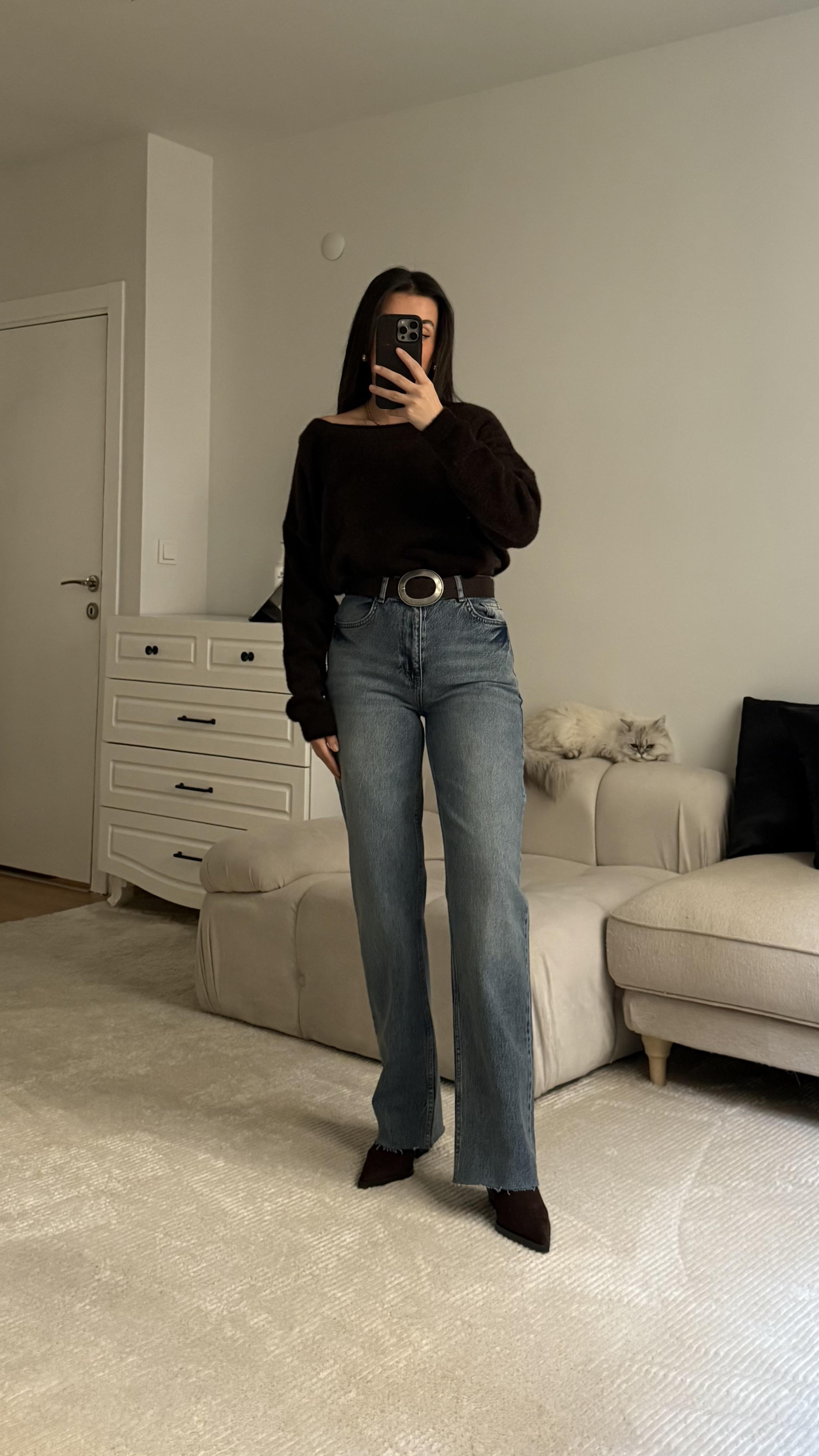 Marka Donuk Mavi Düz Kesim Jean