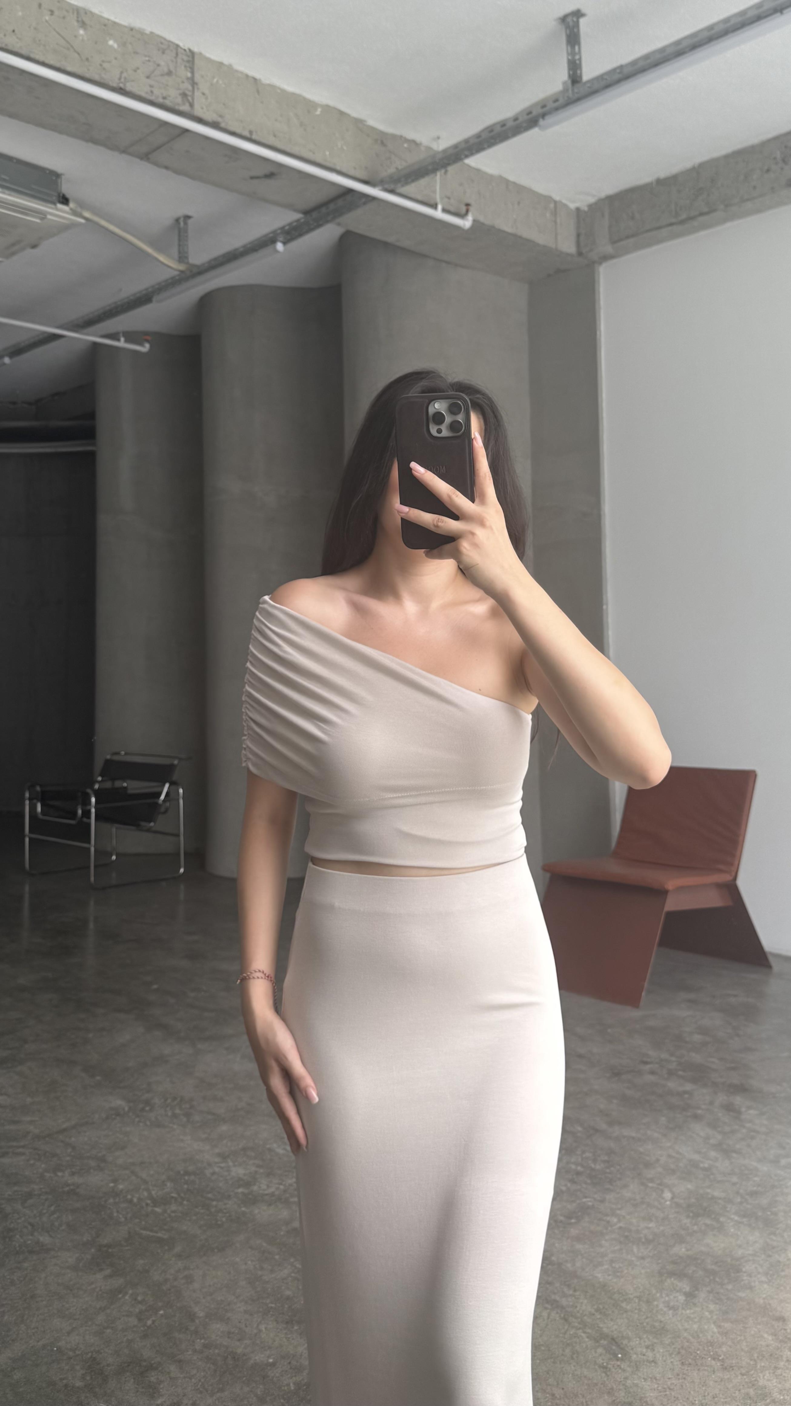 Marka Ekru Soft Touch Omuz Detay Bluz