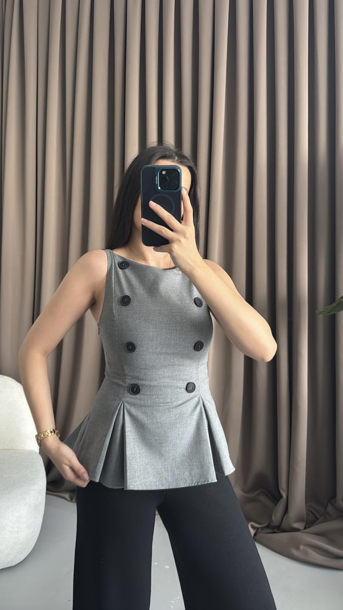 Marka Gri Geniş Düğme Detaylı Korse Bluz 