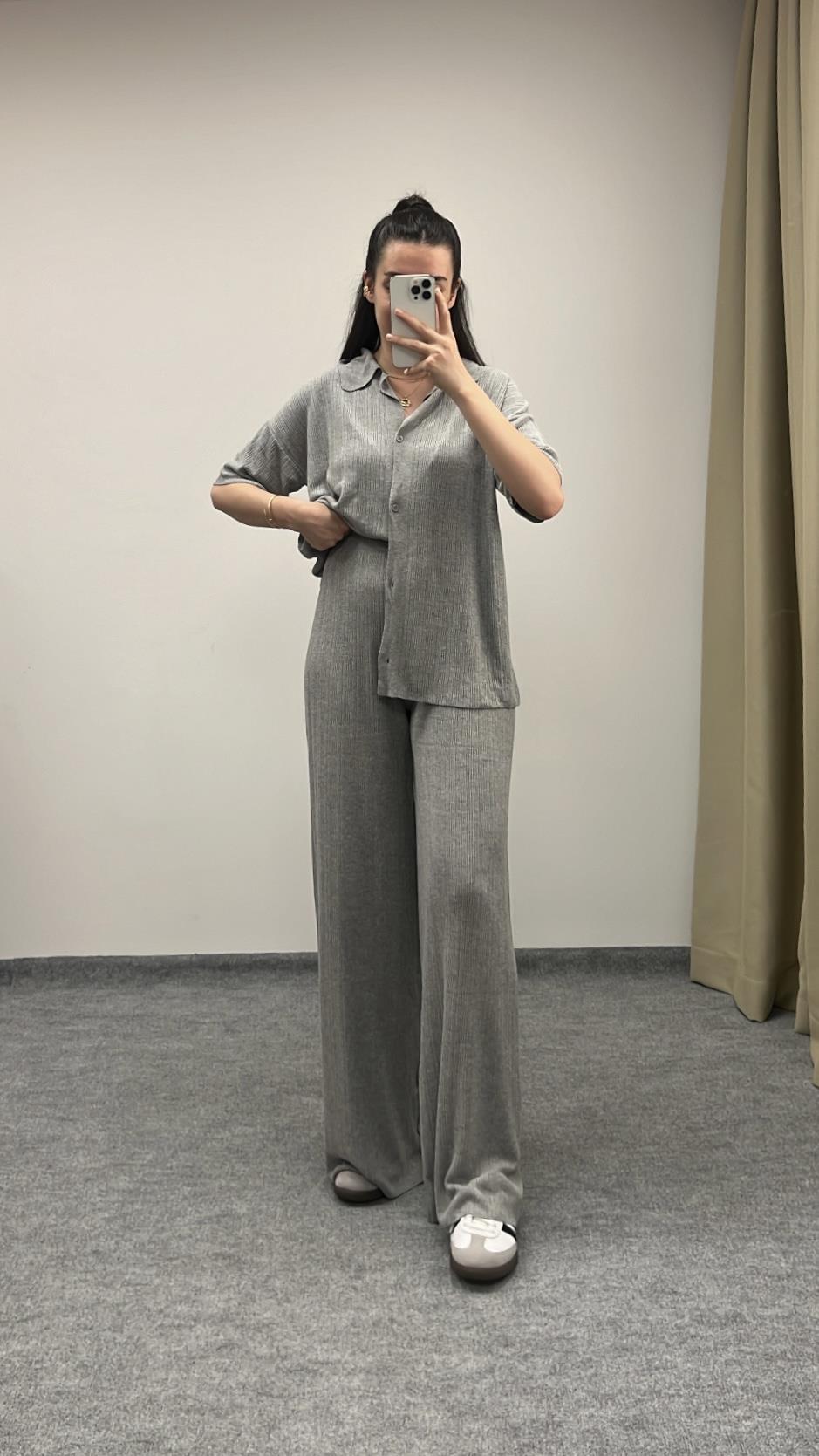 Marka Gri İnce Triko Takım