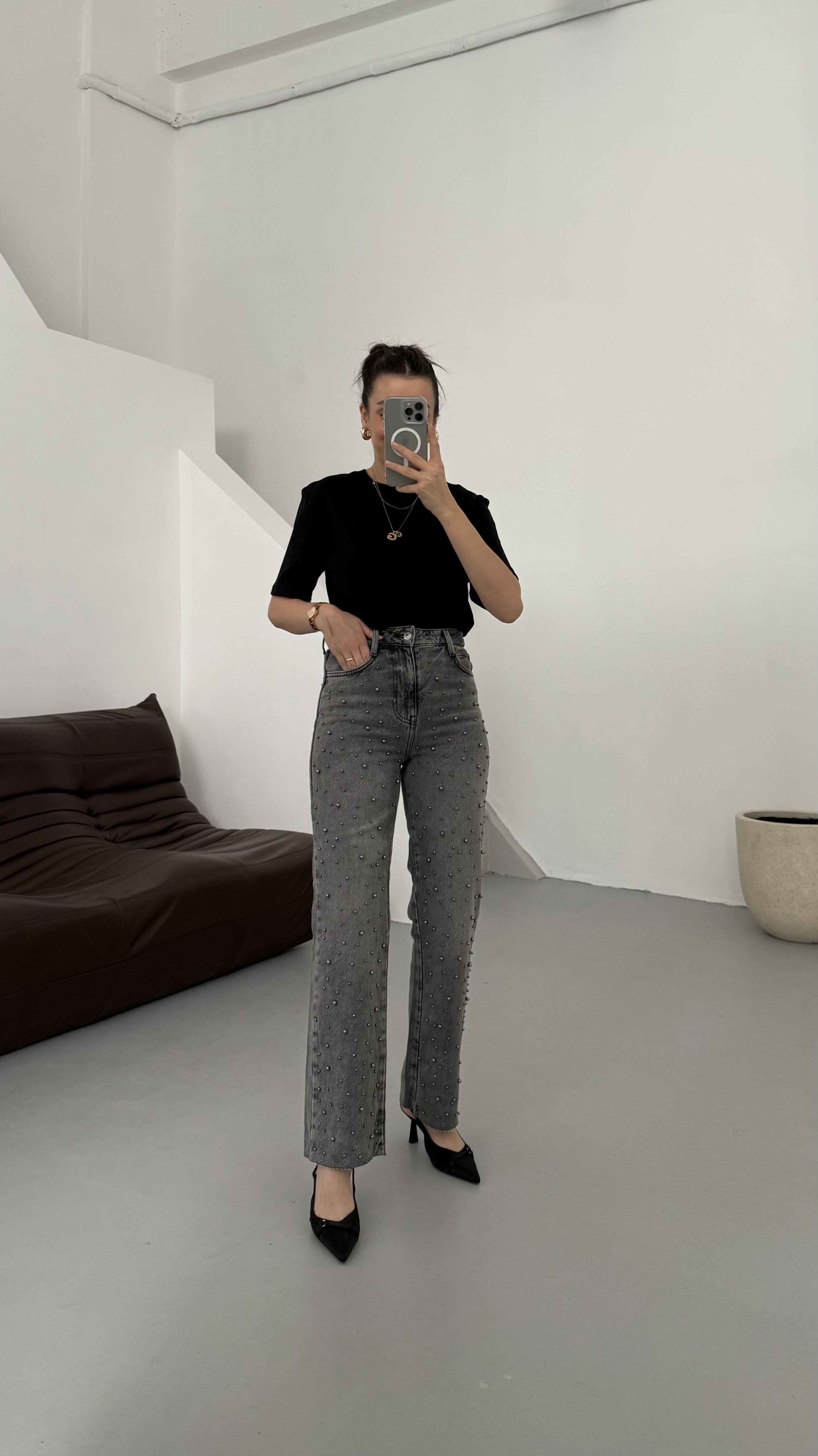 Marka Gri İnci İşlemeli Straight Jean