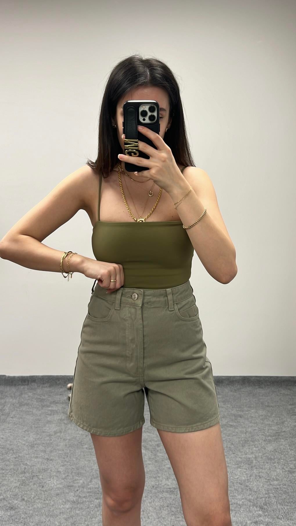 MARKA HAKİ YÜKSEK BEL MOM FIT ŞORT