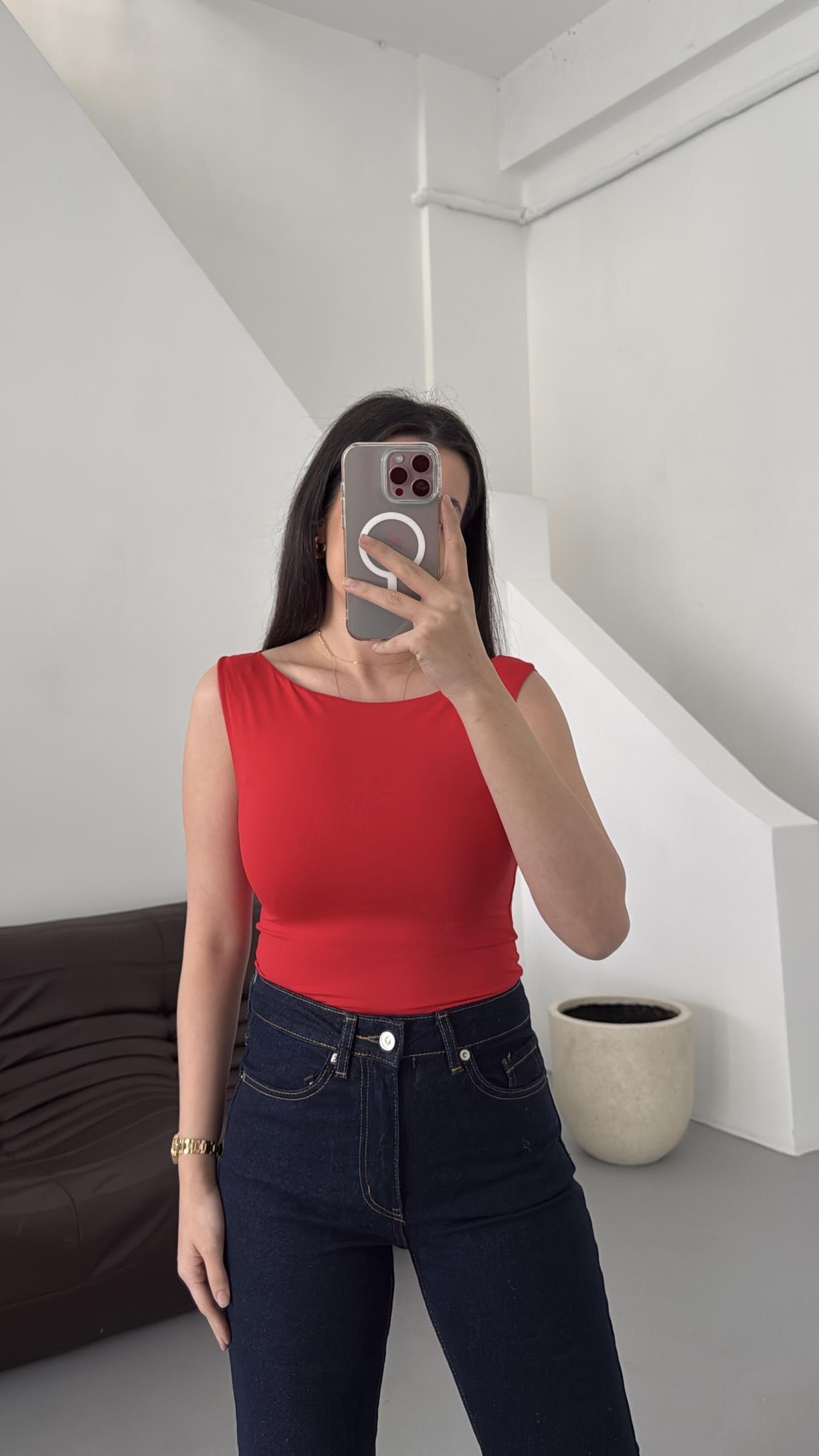 Marka Kırmızı Kayık Yaka Body