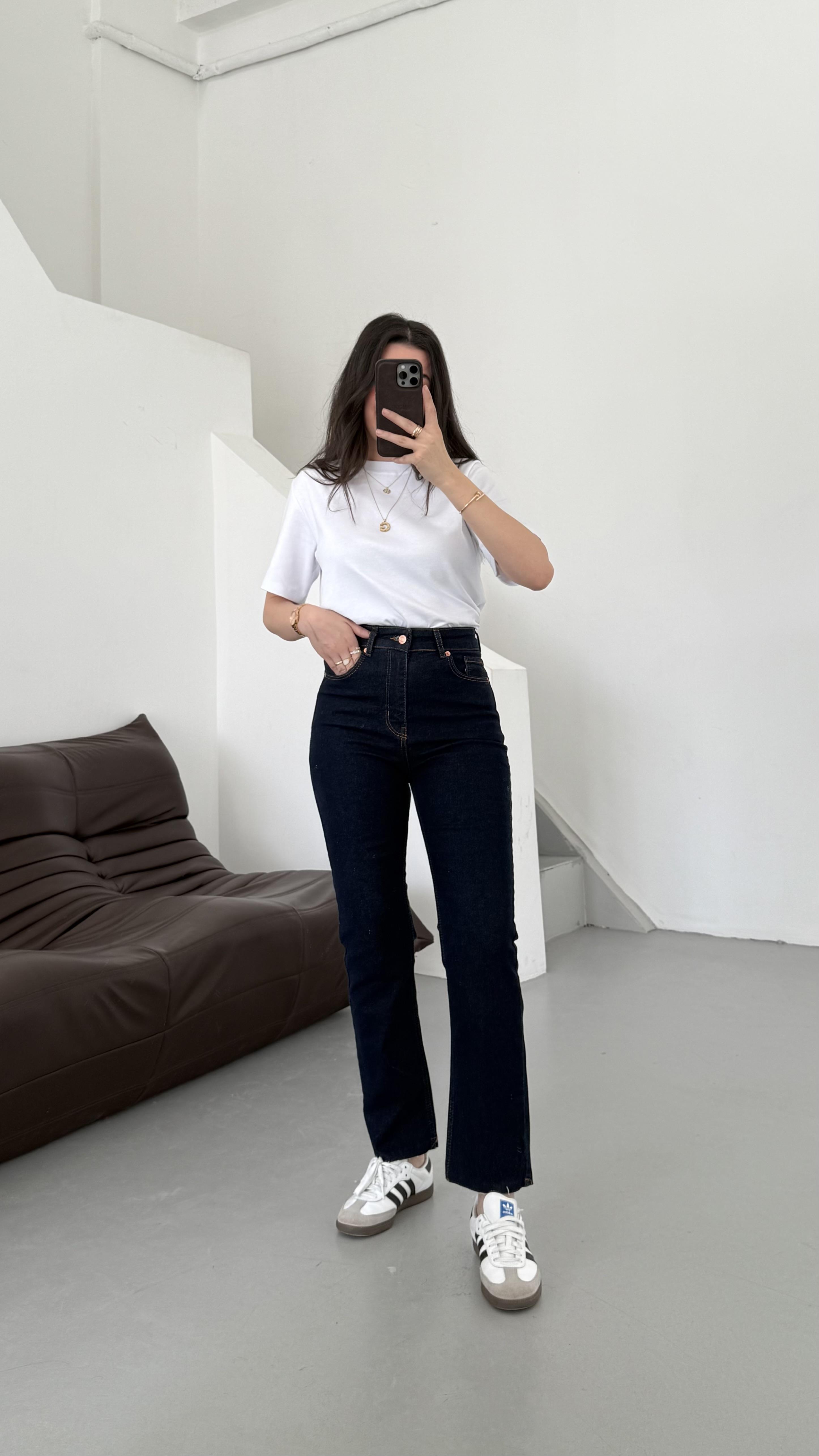 Marka Koyu Lacivert Straight Fit Jean