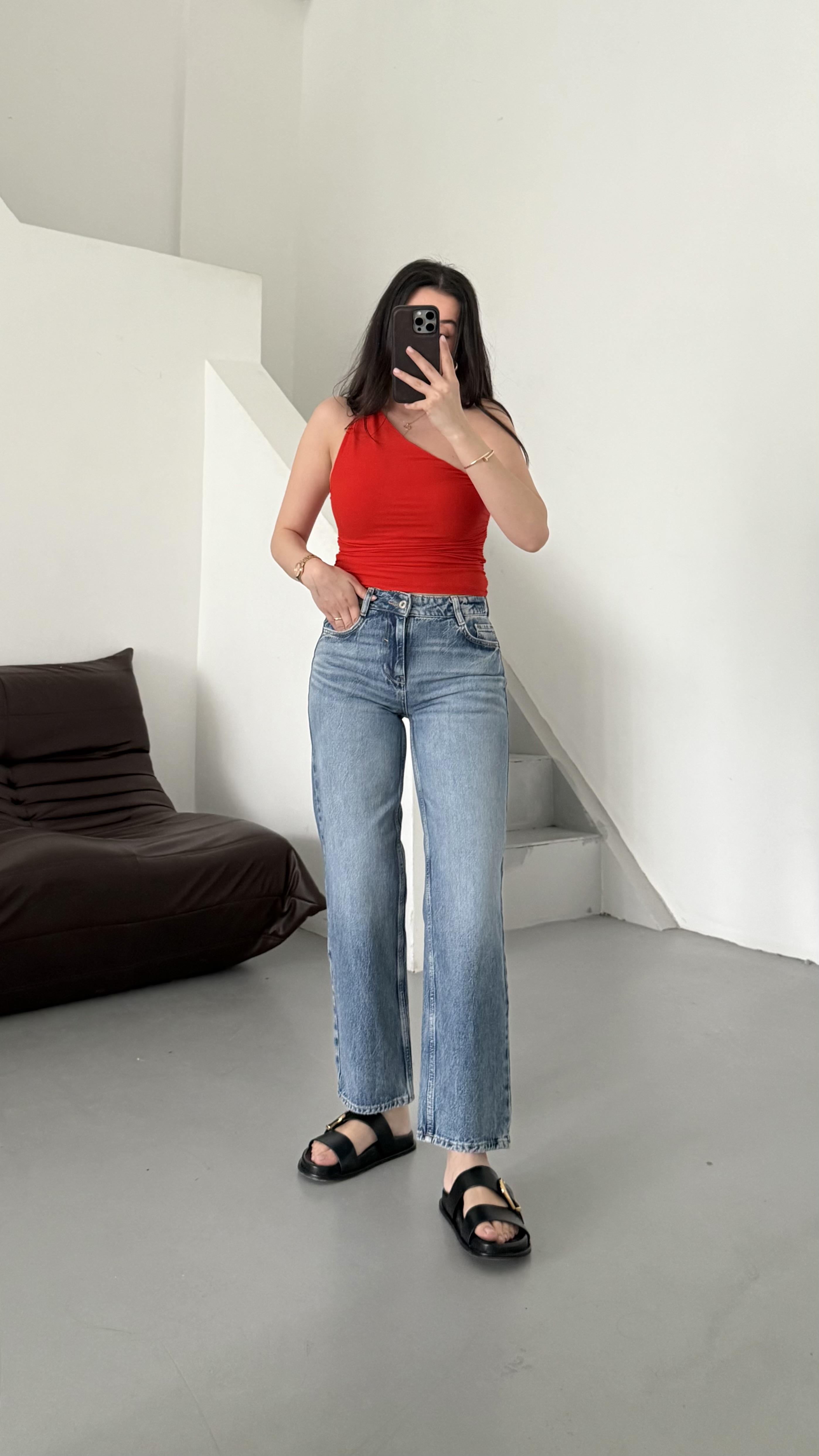 Marka Koyu Mavi Orta Bel Straight Jean