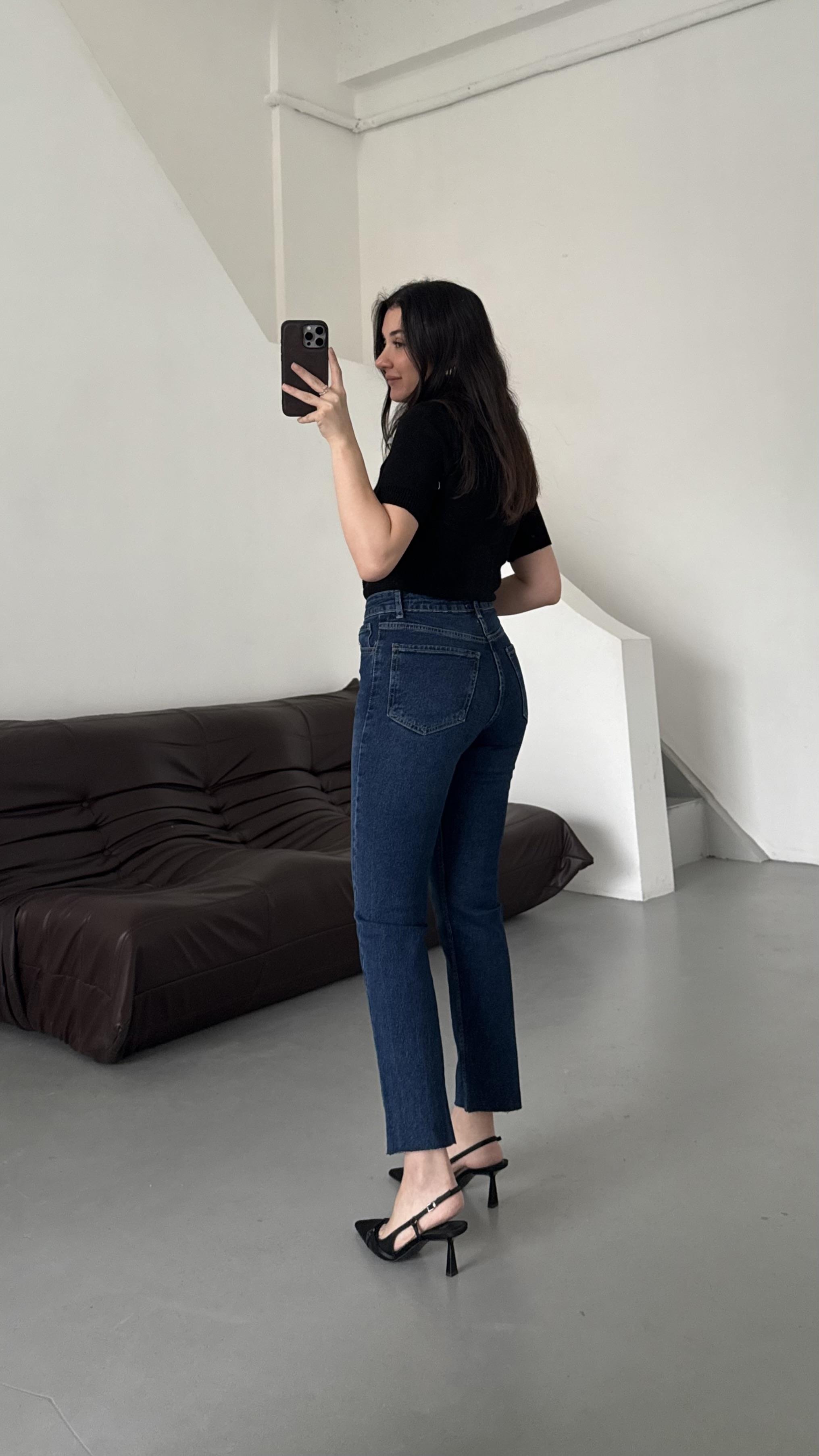 Marka Koyu Mavi Straight Fit Jean