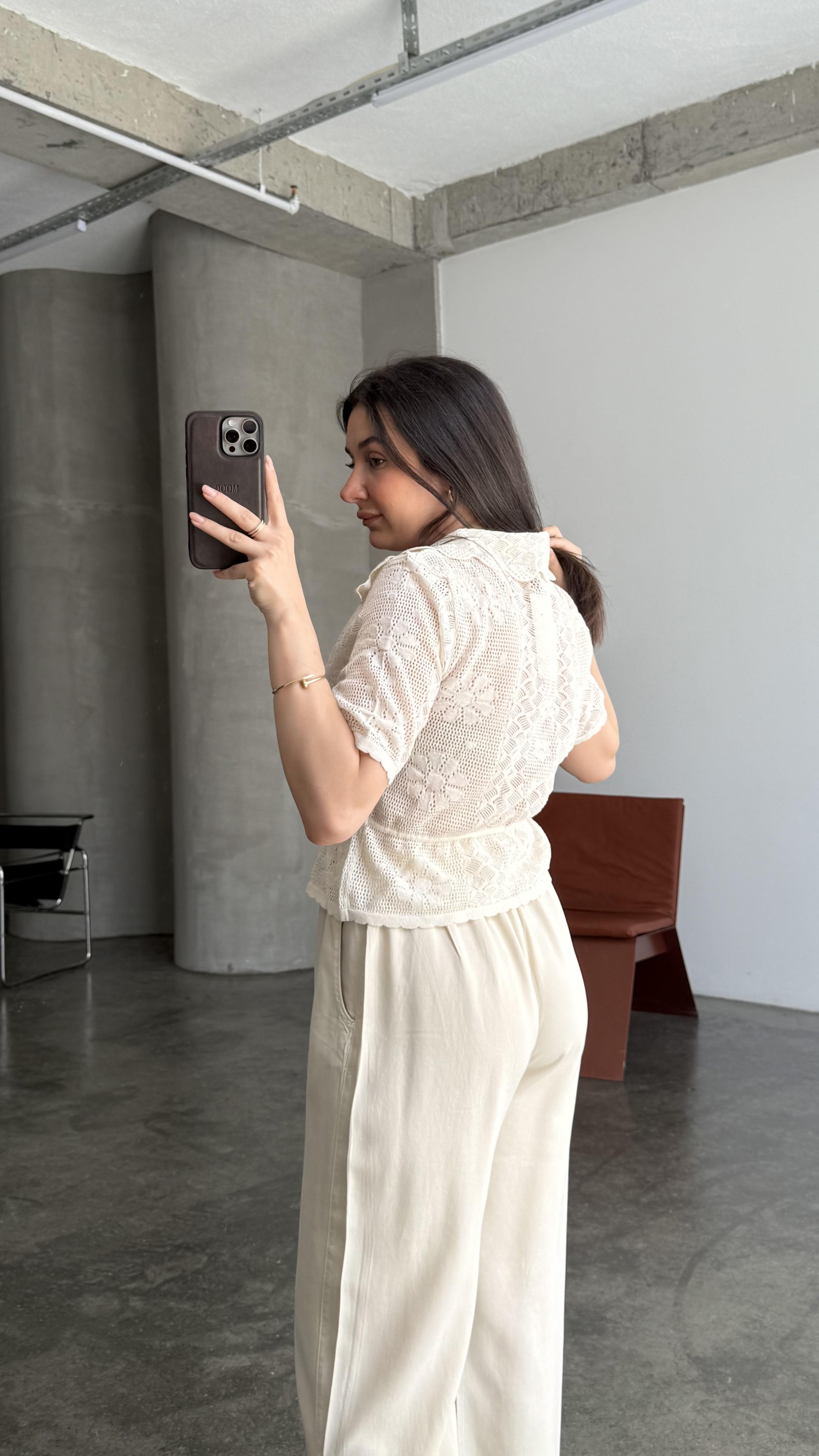 Marka Krem Bağlama Detaylı Dantel Bluz