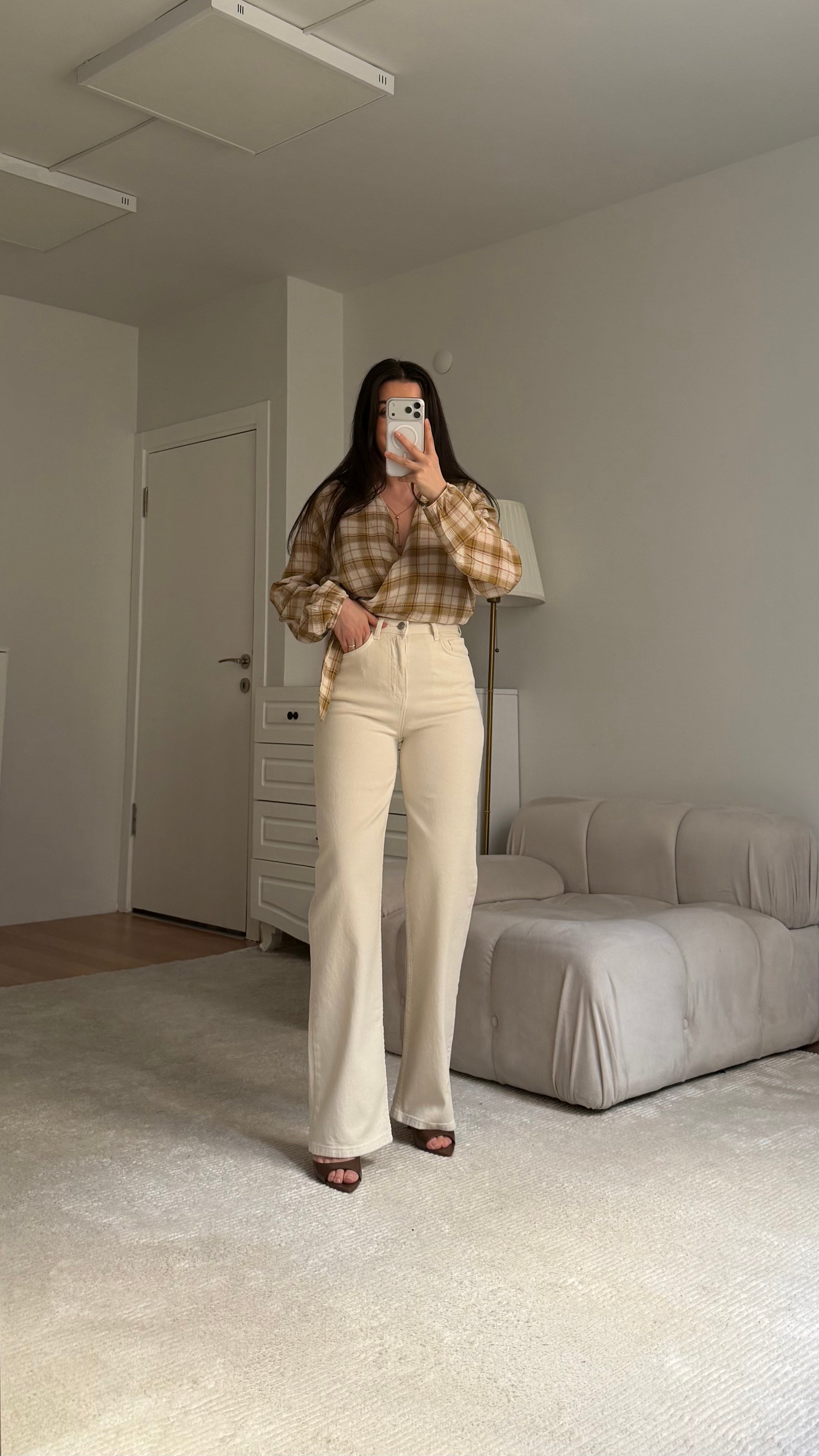 Marka Krem Düz Kesim Jean 