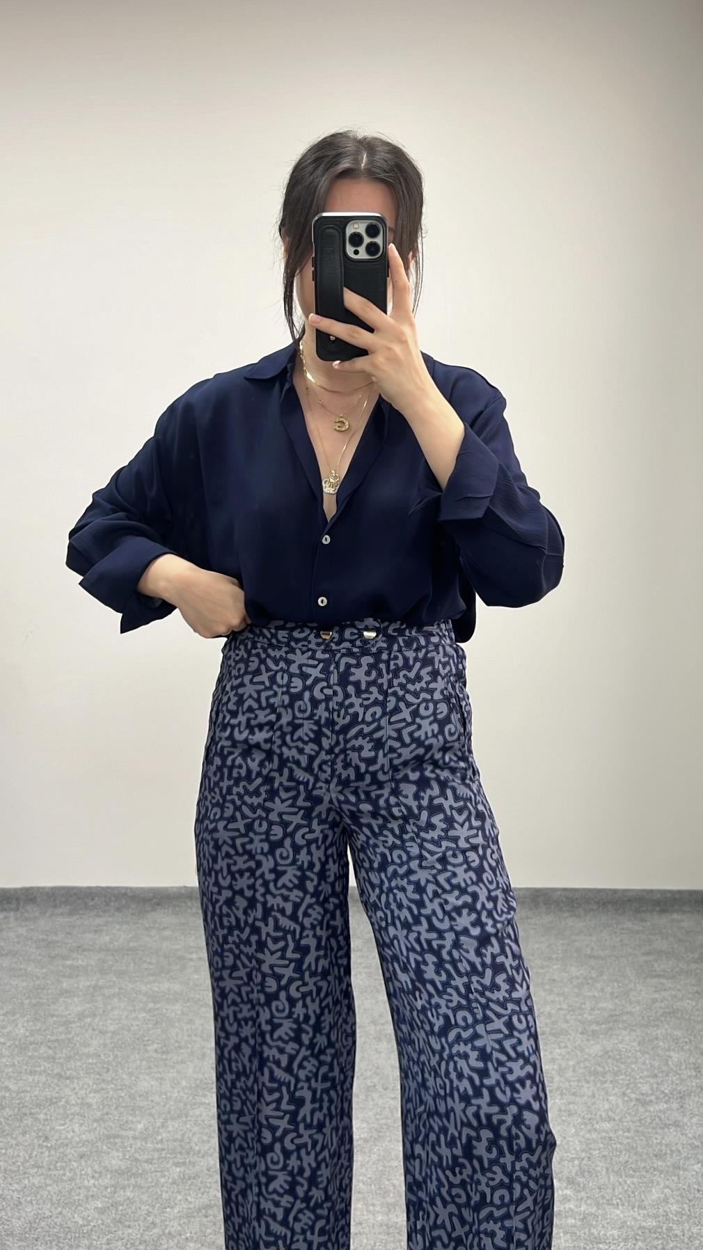 Marka Laci Şifon Dökümlü Gömlek