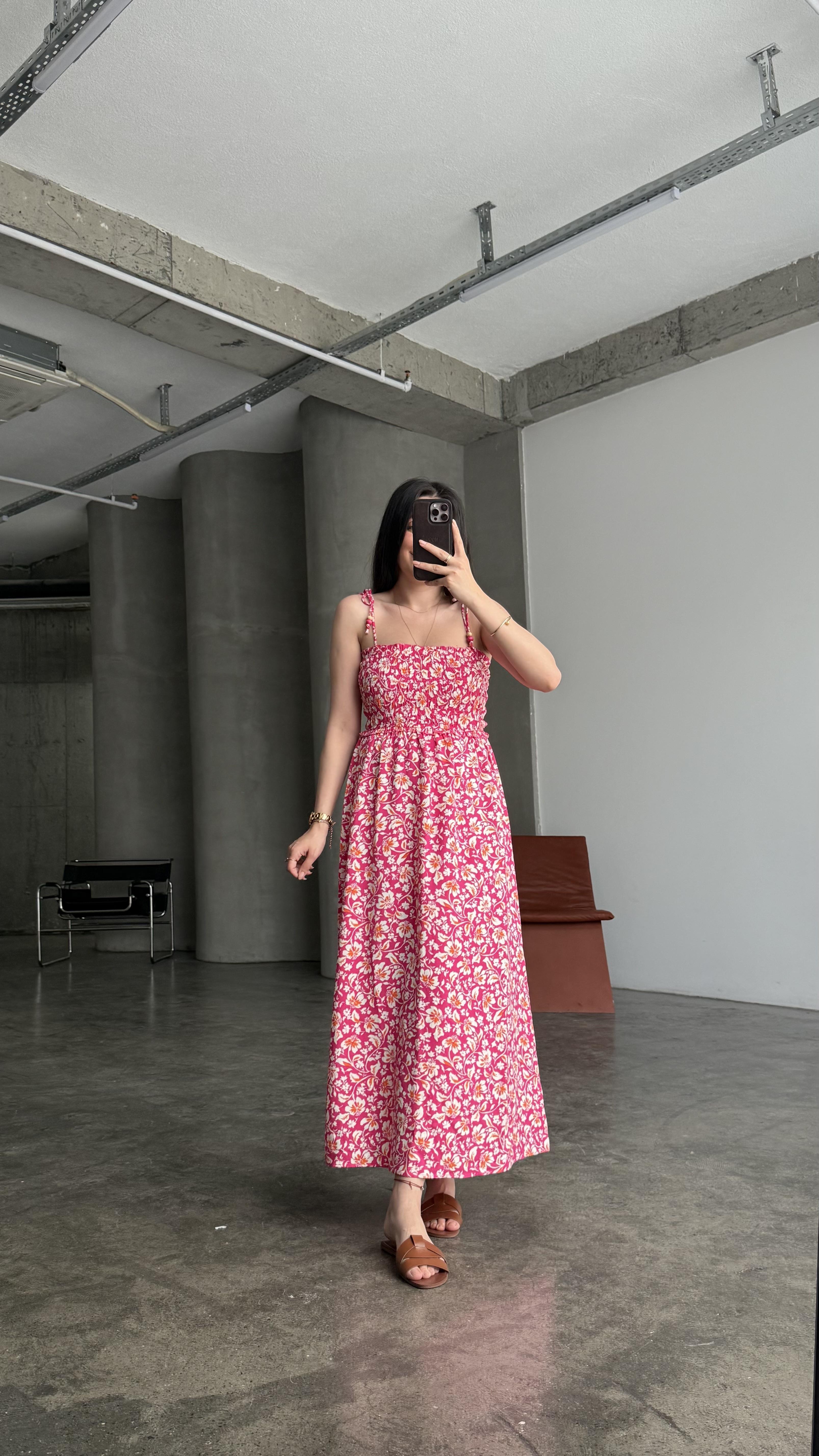 Marka Pembe Çiçek Desenli İp Askılı Midi Elbise