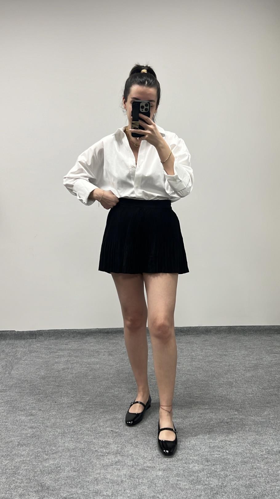 MARKA PİLELİ ETEK GÖRÜNÜMLÜ ŞORT