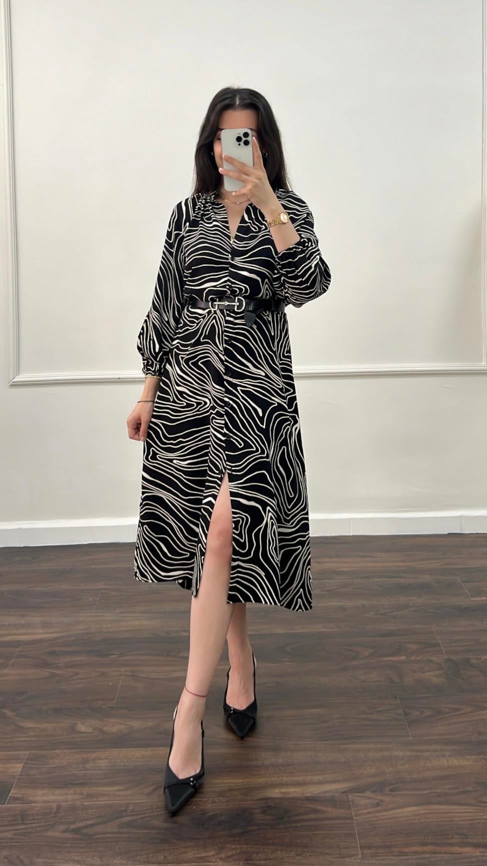 Marka Siyah Beyaz Desenli Midi Boy Elbise