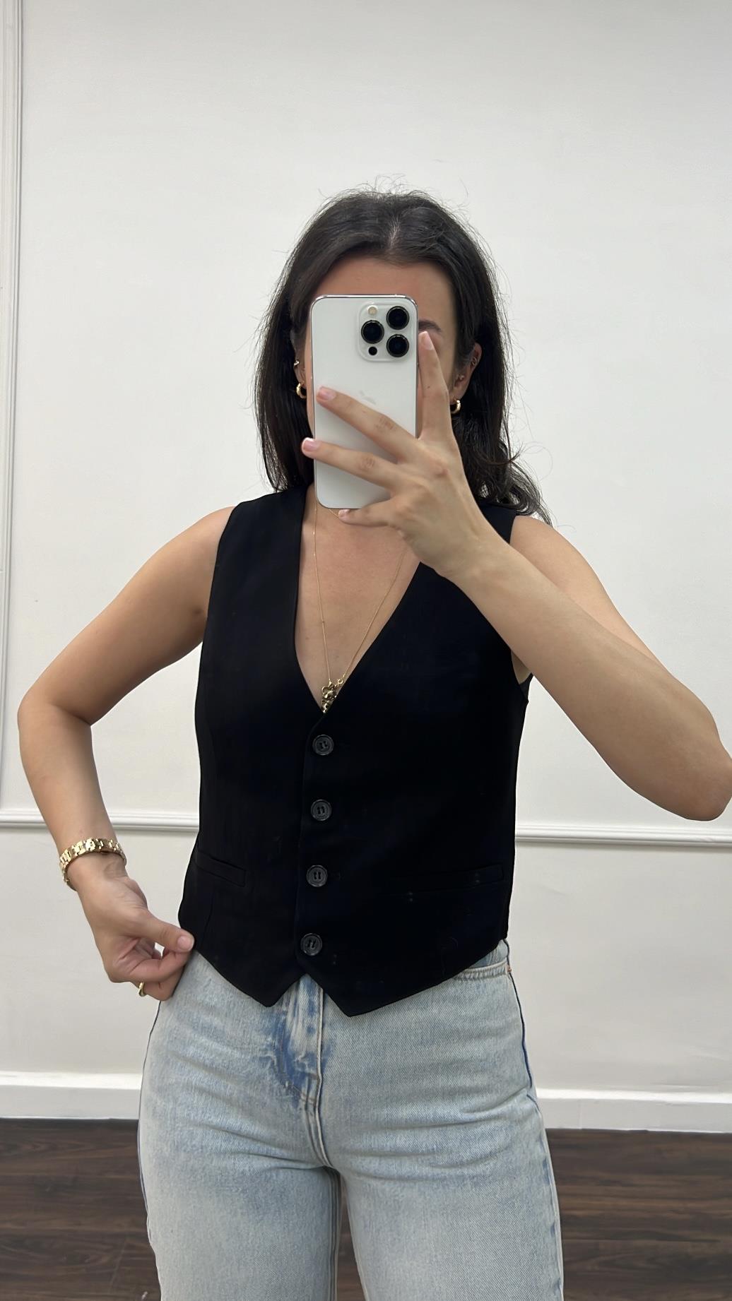 Marka Siyah Düğmeli Yelek