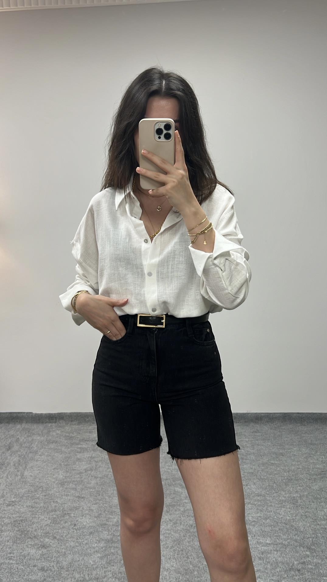 MARKA SİYAH LAZER KESİM DENİM ŞORT