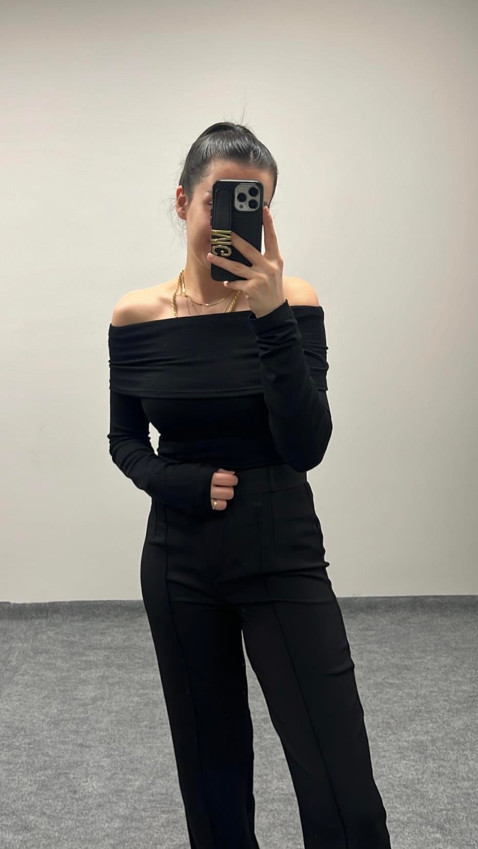 MARKA SİYAH MADONNA YAKA BLUZ