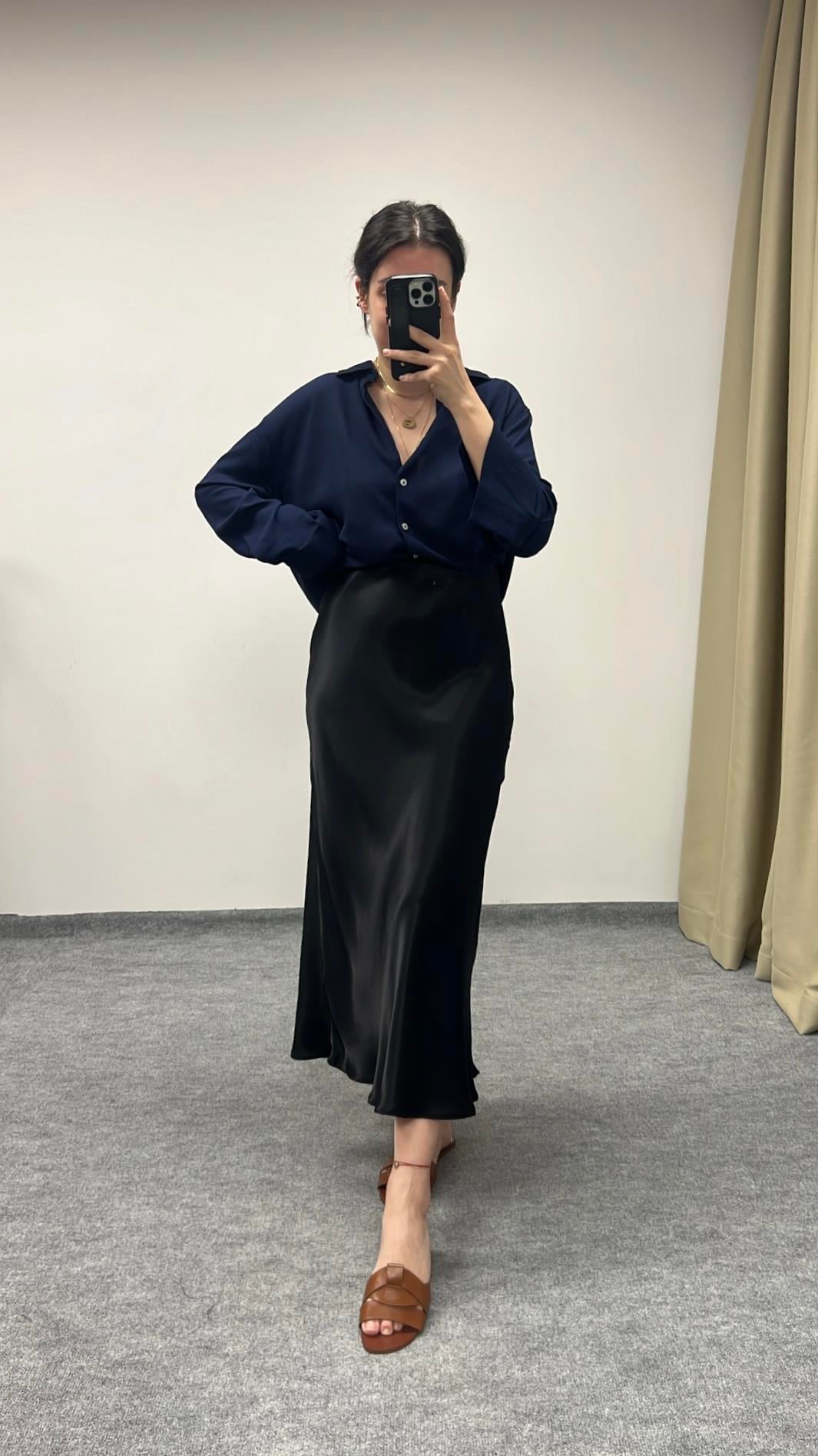 Marka Siyah Midi Saten Etek