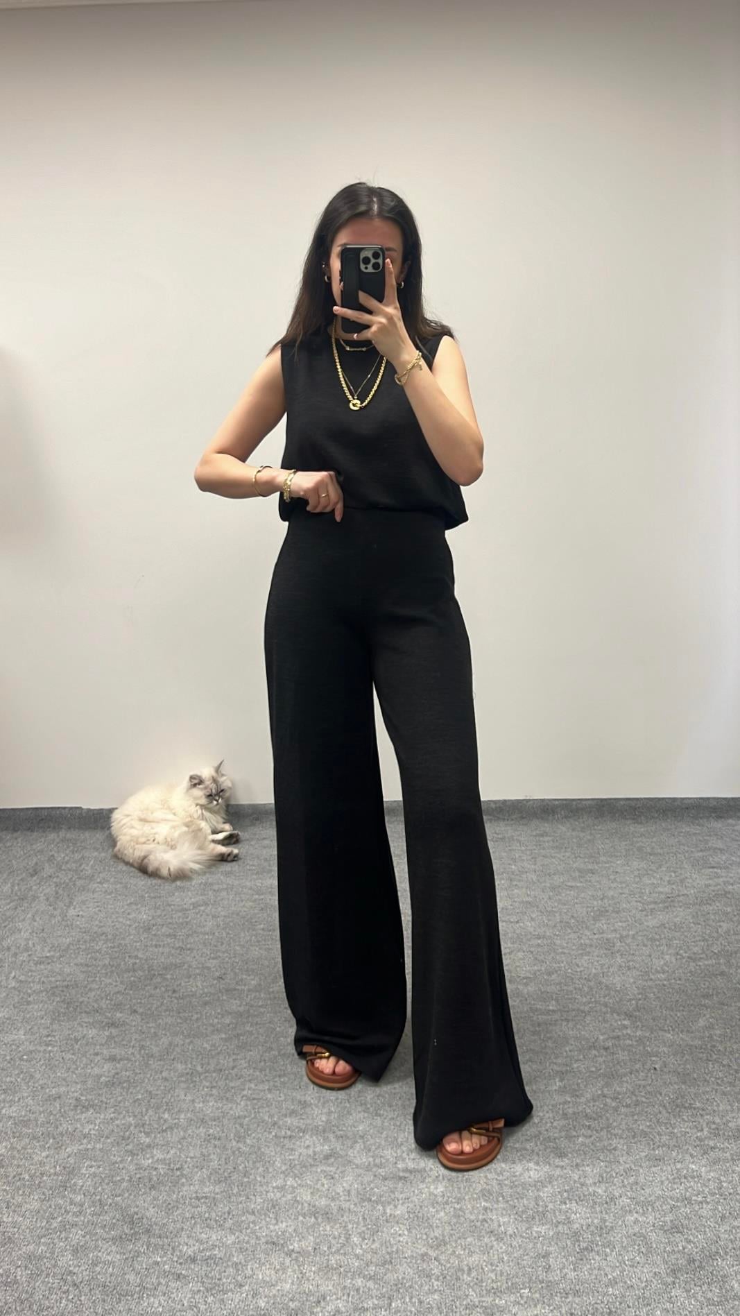 MARKA SİYAH SOFT DOKULU GENİŞ PAÇA PANTOLON