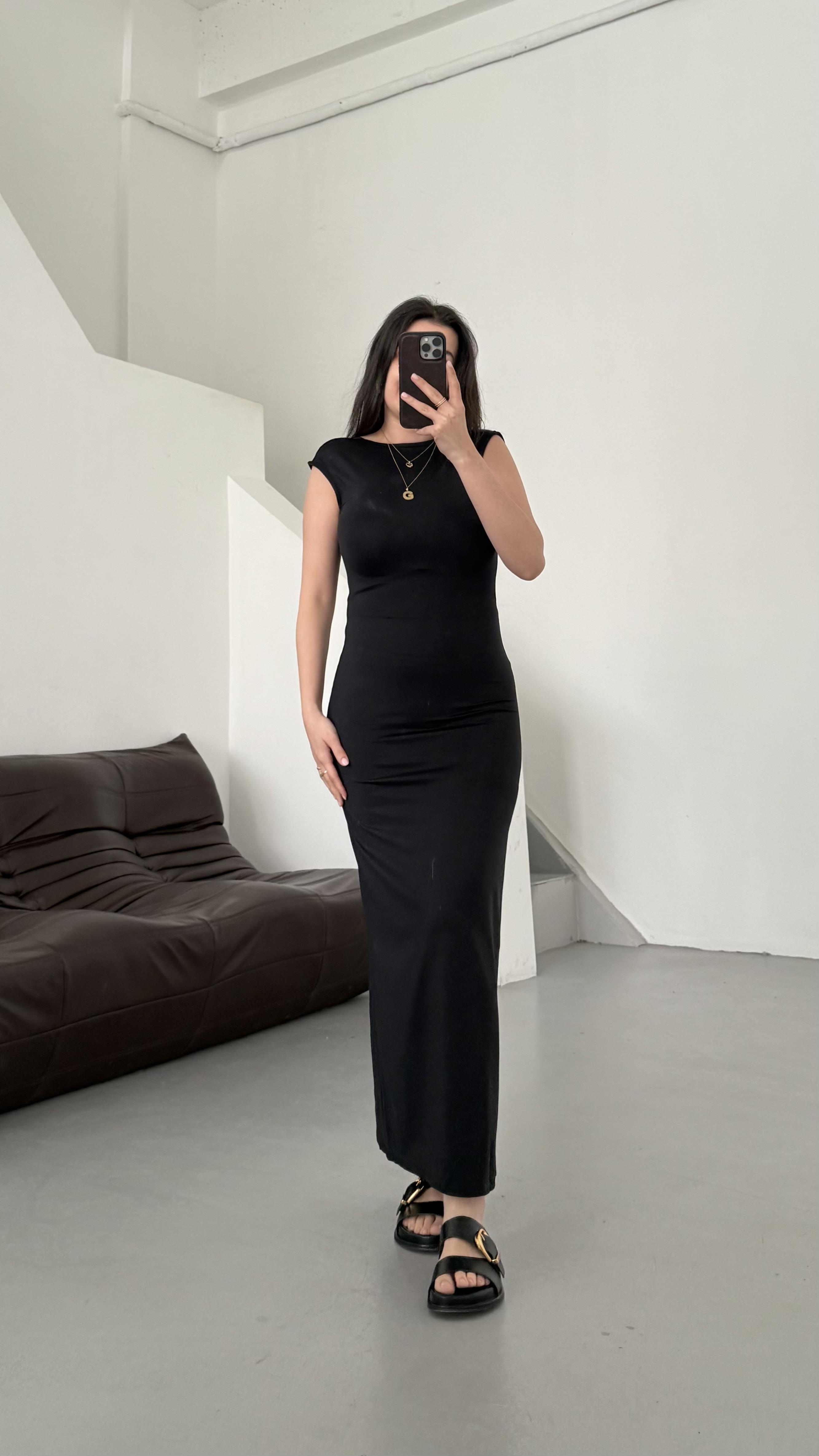 Marka Siyah Soft Touch Sırt Detaylı Midi Elbise 